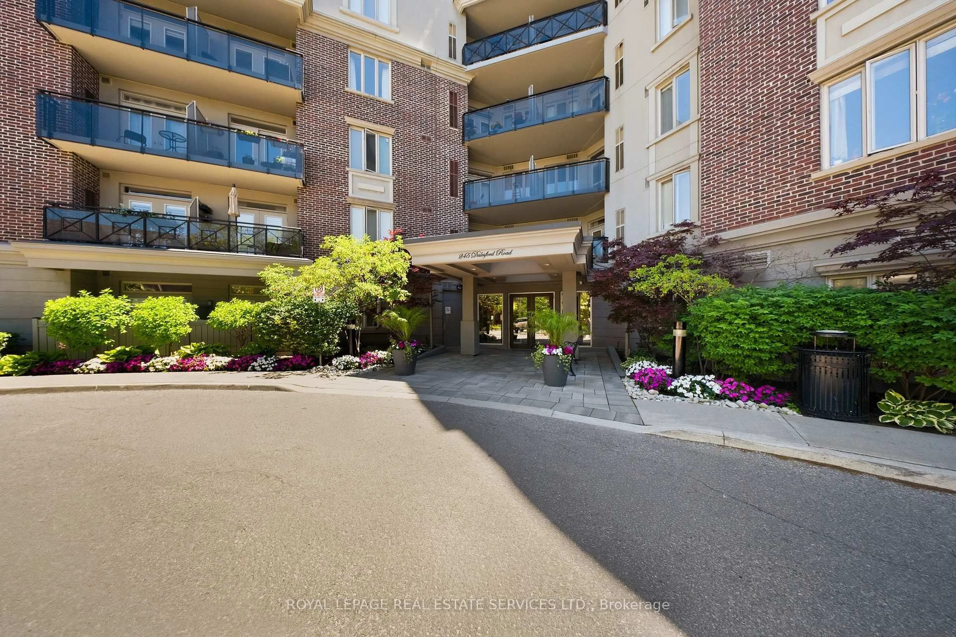 Unknown for 245 Dalesford Rd #114, Toronto Ontario M8Y 4H7