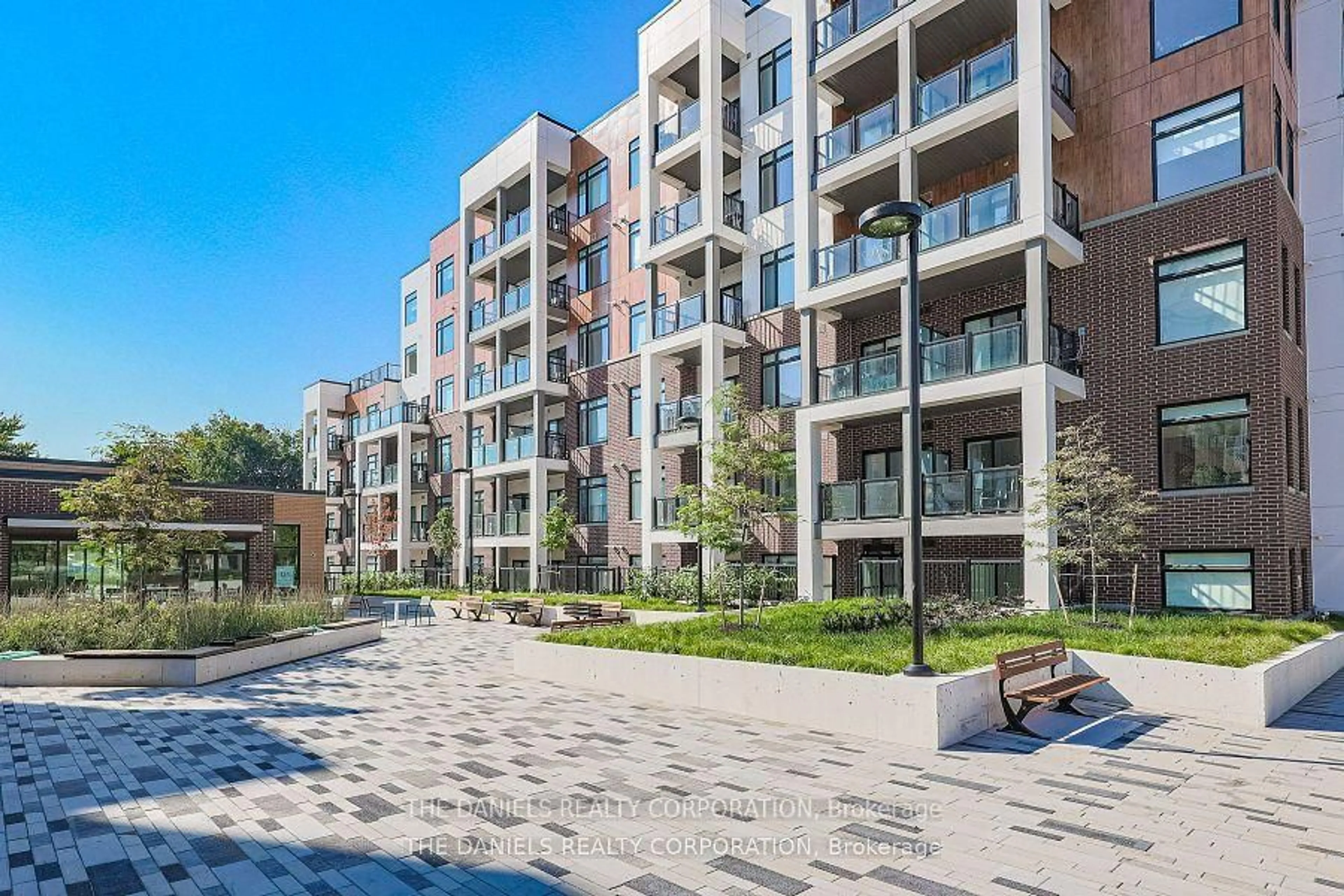 Patio, unknown for 135 Canon Jackson Dr #505, Toronto Ontario M6M 0C3