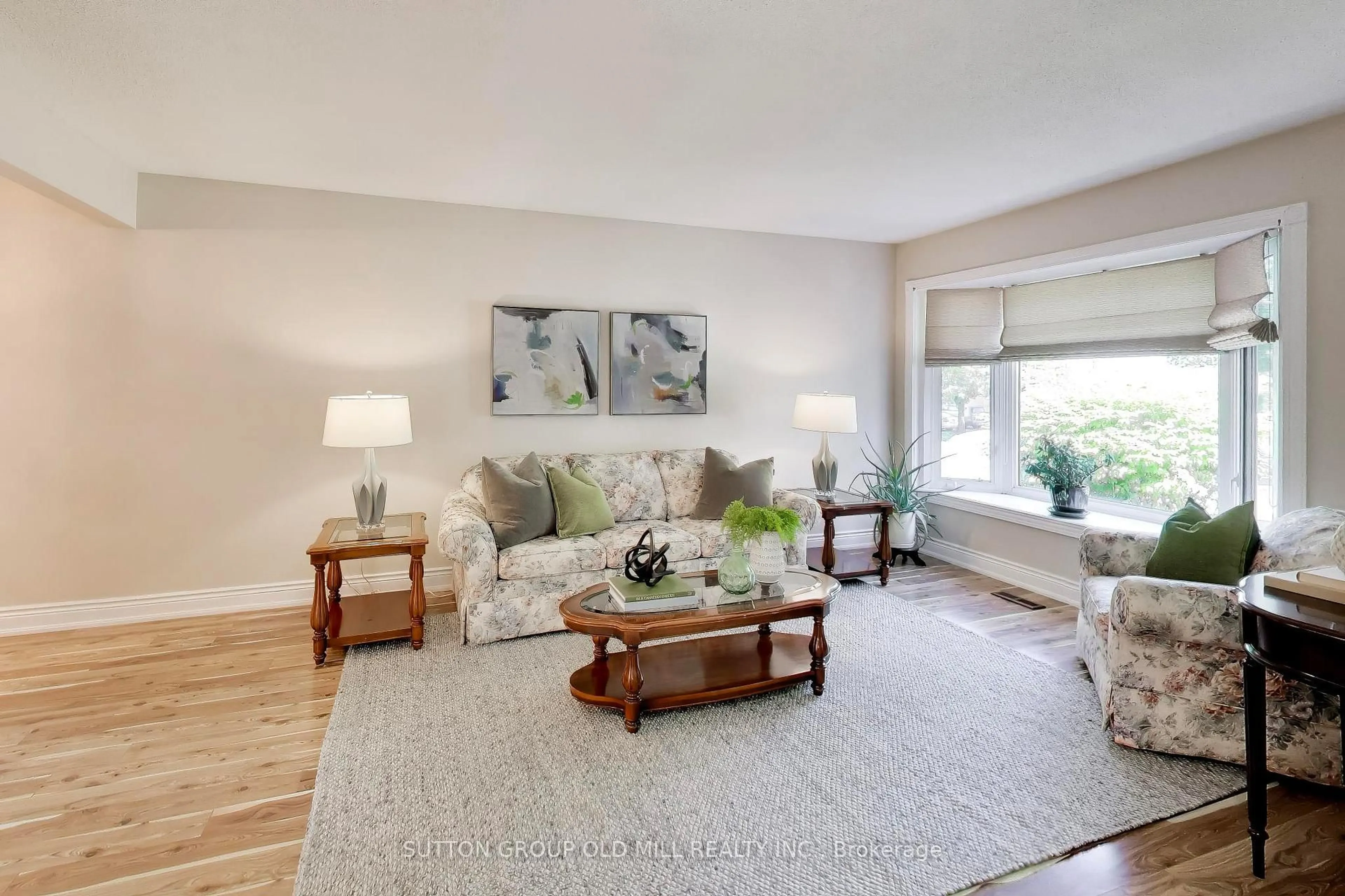 Living room with furniture, unknown for 251 Chalfield Lane, Mississauga Ontario L4Z 1L1