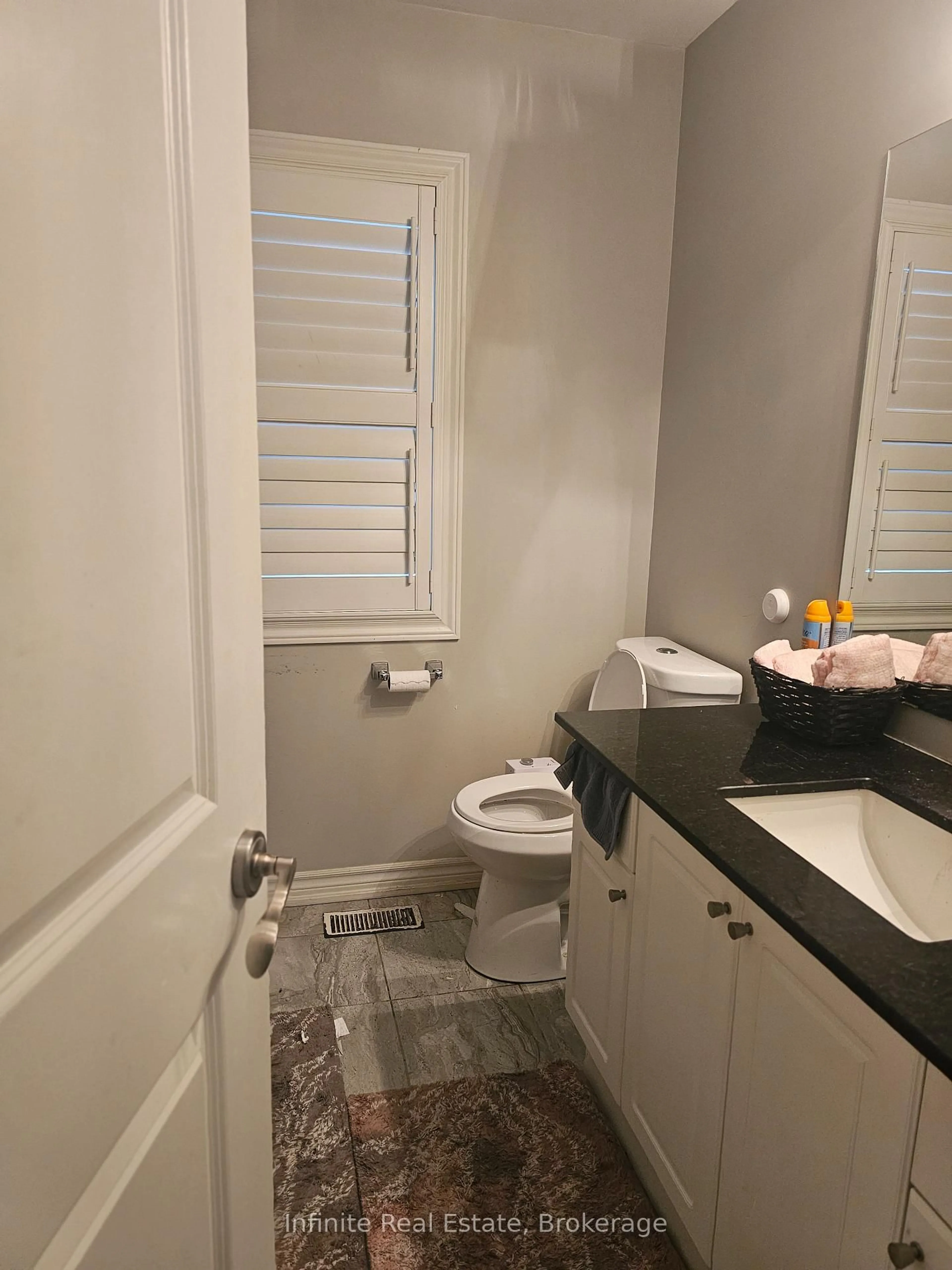 Standard bathroom, floor is not visible for 39 Lola Cres, Brampton Ontario L7A 0A8