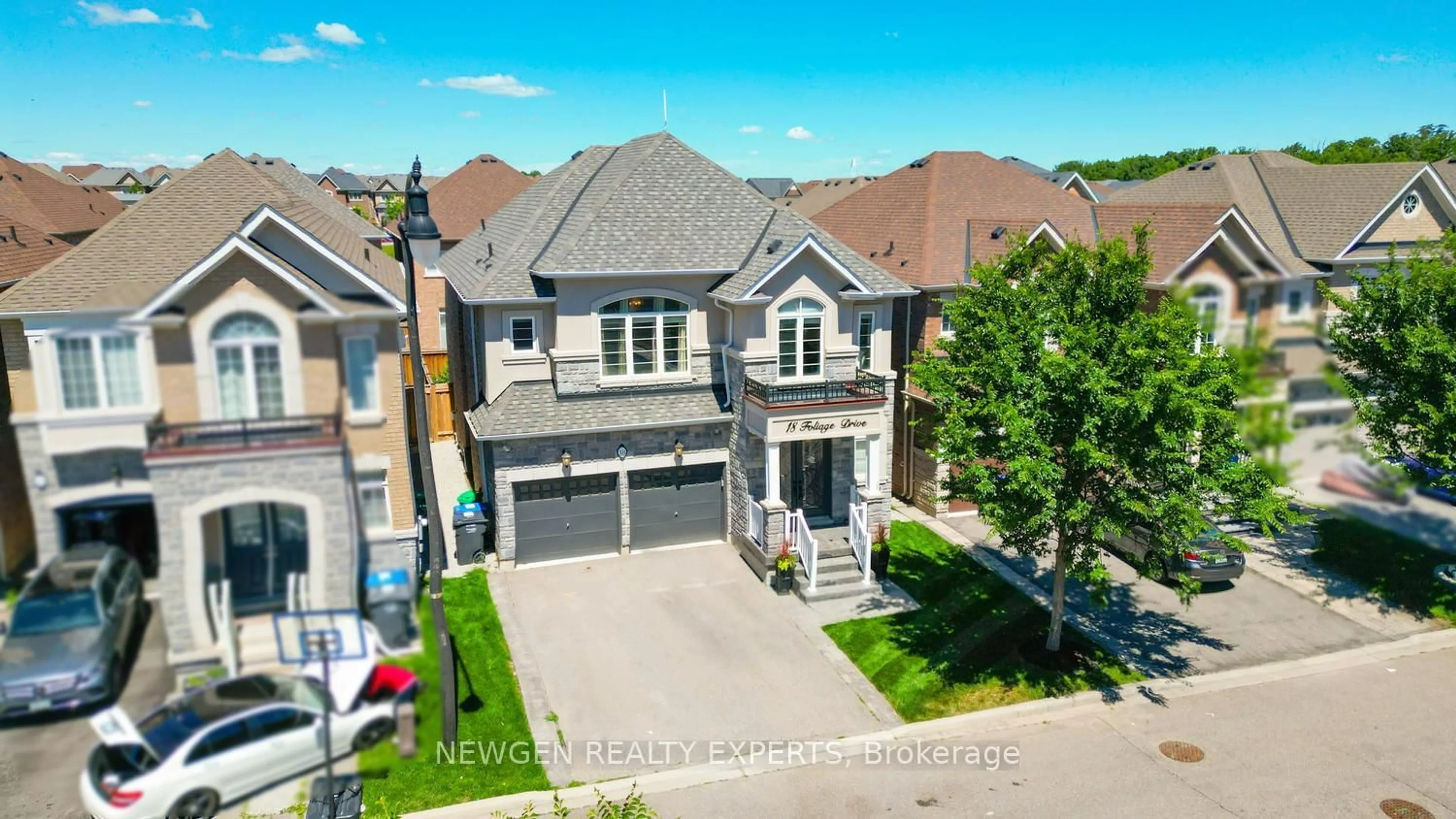 A pic from outside/outdoor area/front of a property/back of a property/a pic from drone, street for 18 FOLIAGE Dr, Brampton Ontario L7A 4M7