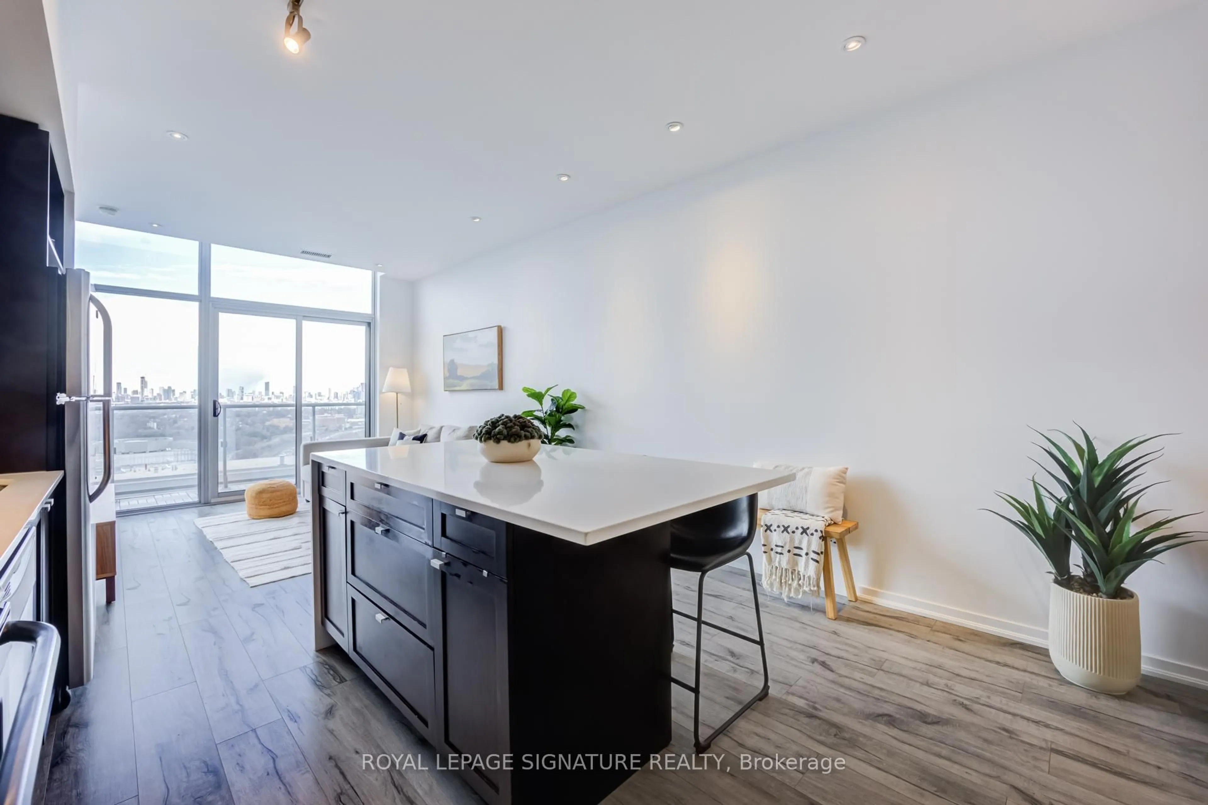 Open concept kitchen, unknown for 105 The Queensway #3513, Toronto Ontario M6S 5B5