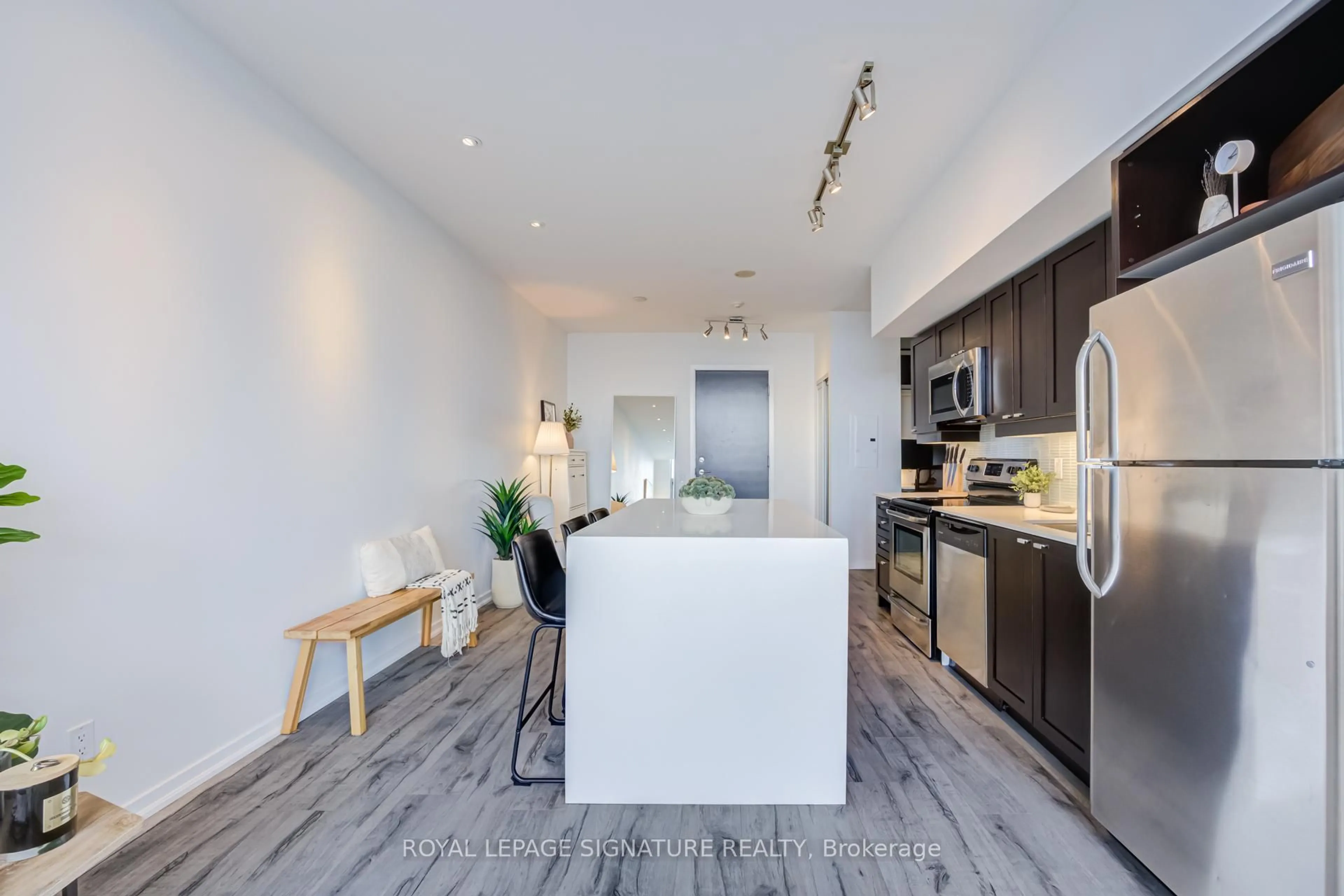 Open concept kitchen, unknown for 105 The Queensway #3513, Toronto Ontario M6S 5B5