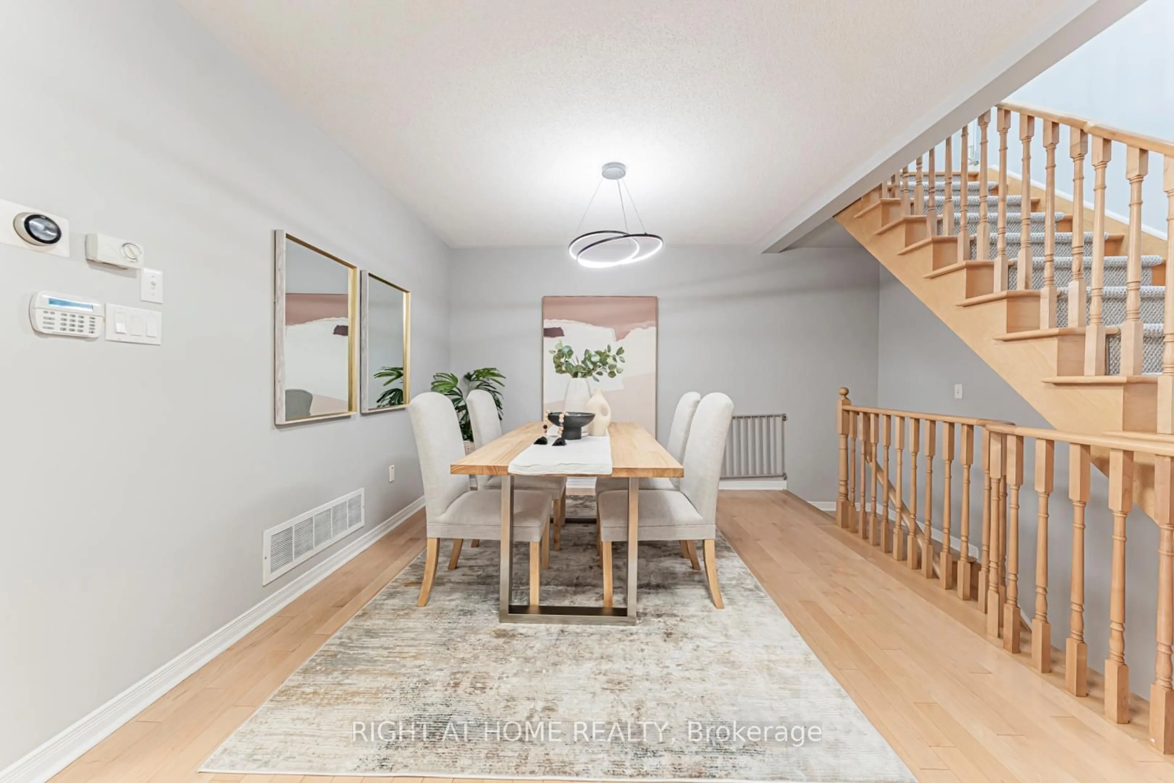 Dining room, unknown for 1133 Hickory Hollow Glen, Mississauga Ontario L5W 1J4