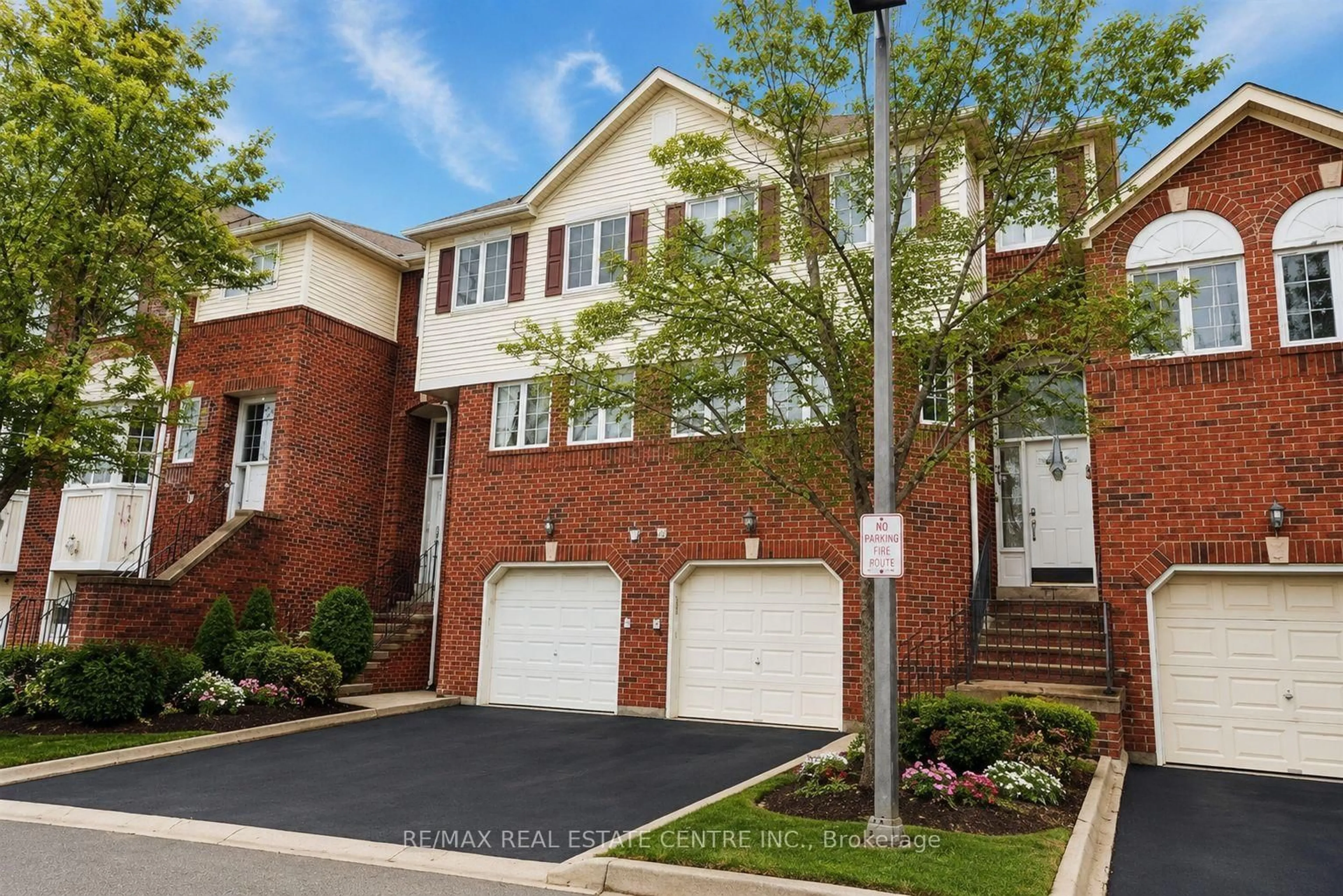 Home with brick exterior material, street for 4605 Donegal Dr #10, Mississauga Ontario L5M 4X7