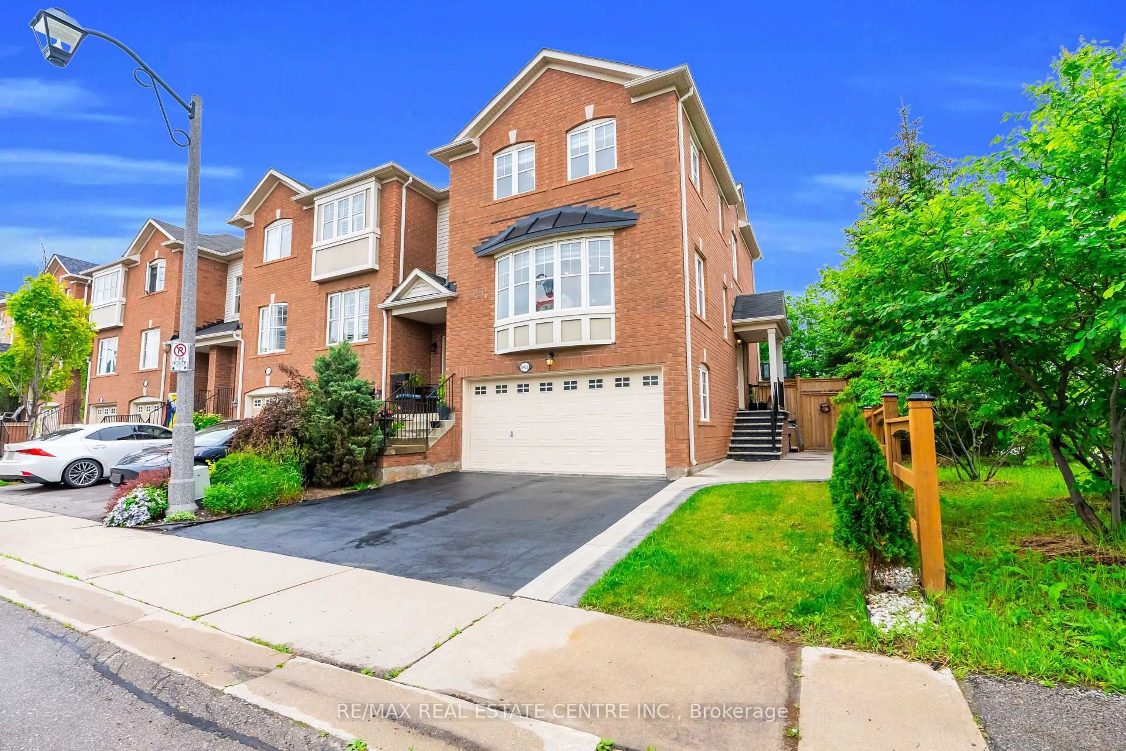 Home with brick exterior material, street for 2435 Coho Way, Oakville Ontario L6M 0G7