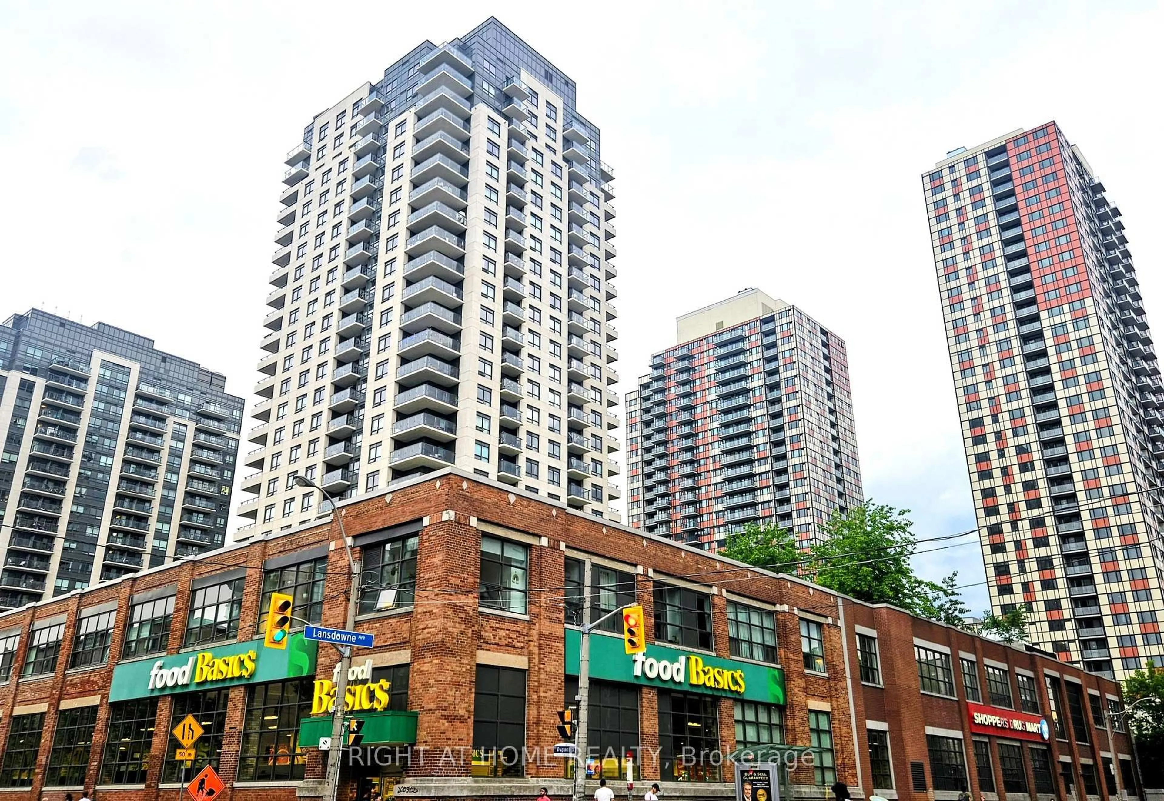 Patio, unknown for 1410 Dupont St #506, Toronto Ontario M6H 0B6