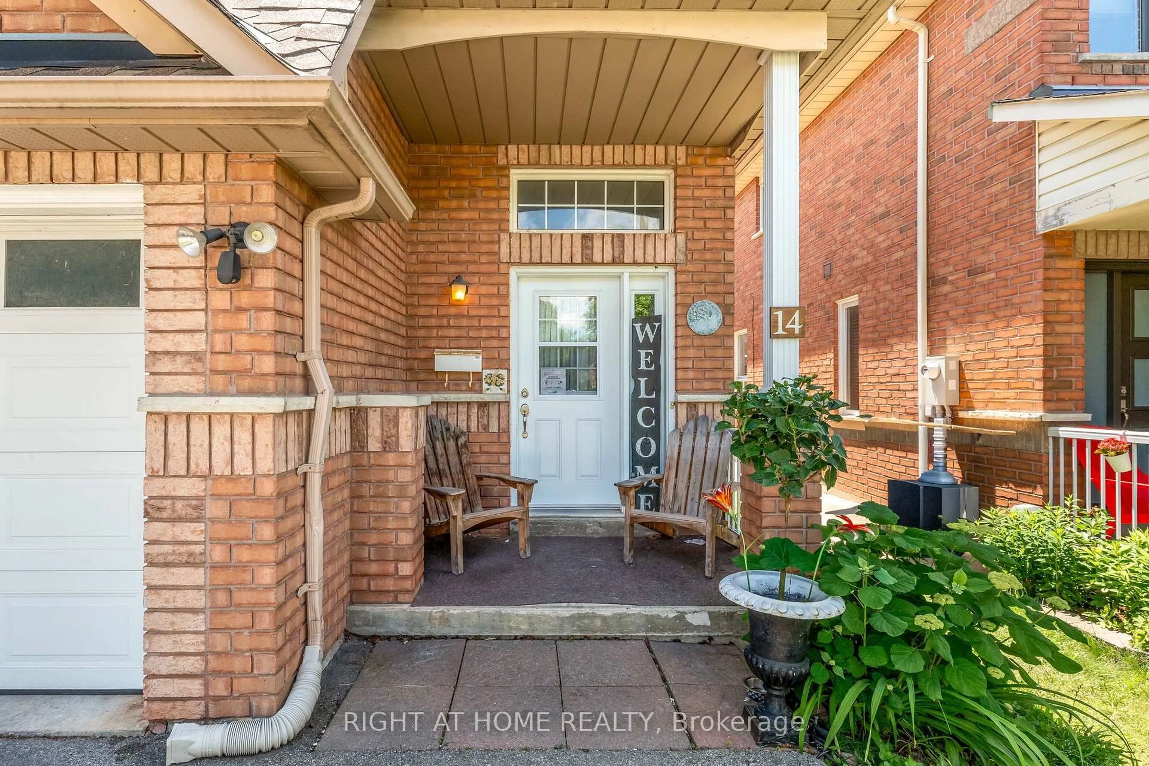 Indoor entryway for 14 Tinsmith St, Brampton Ontario L7A 1N3