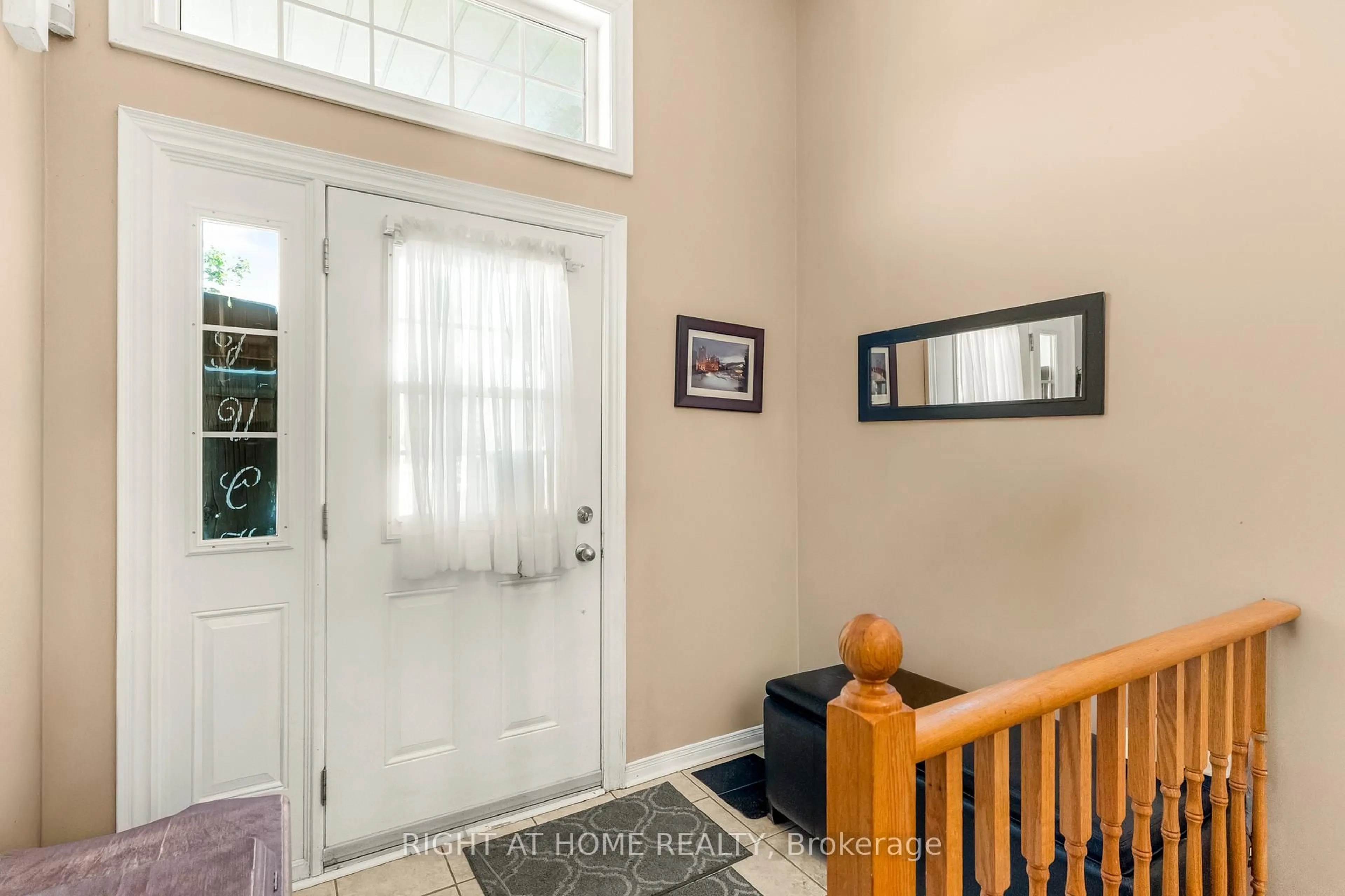 Indoor entryway for 14 Tinsmith St, Brampton Ontario L7A 1N3
