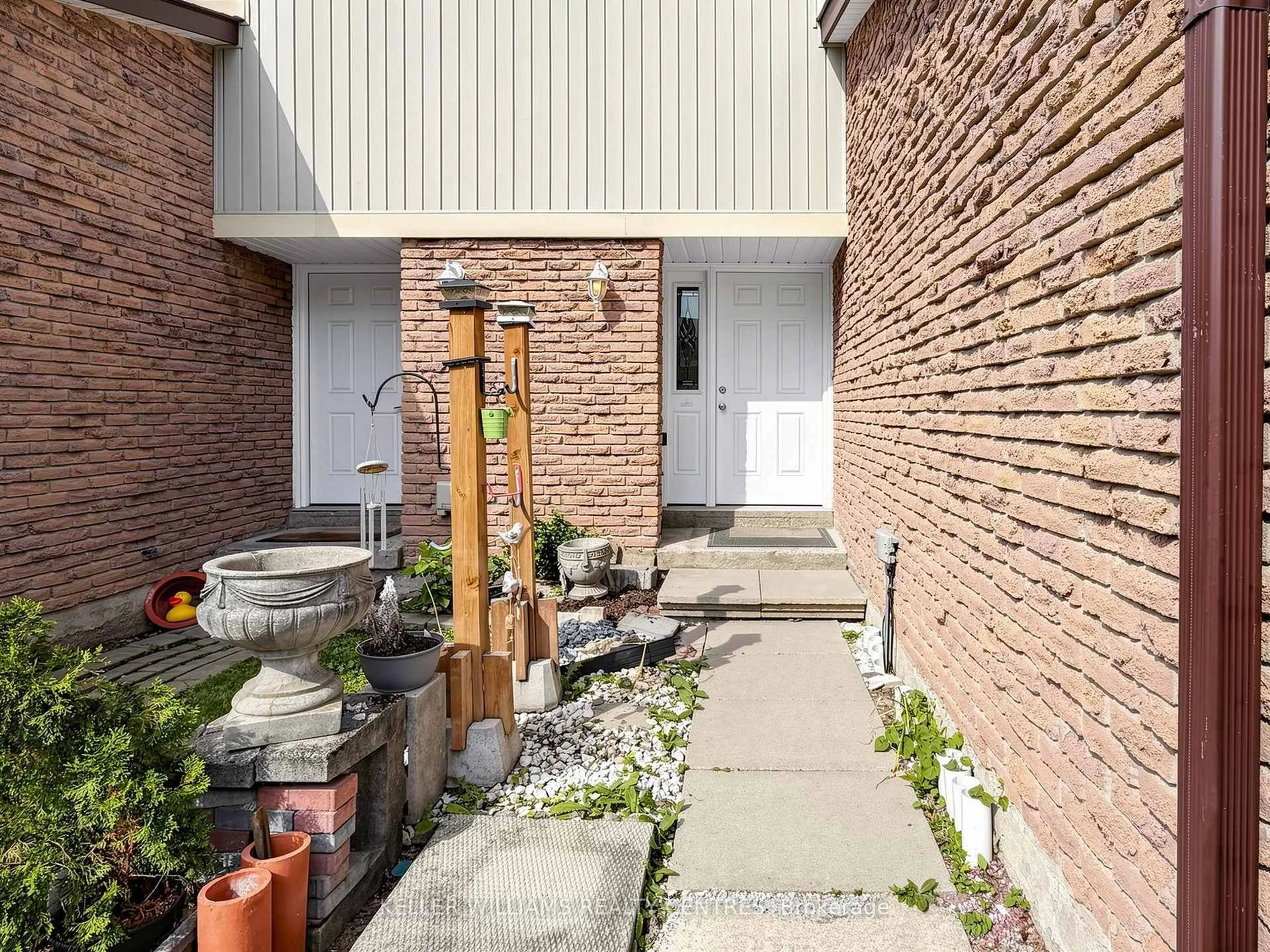 Home with brick exterior material, street for 341 Wilson Dr #11, Milton Ontario L9T 3Y9