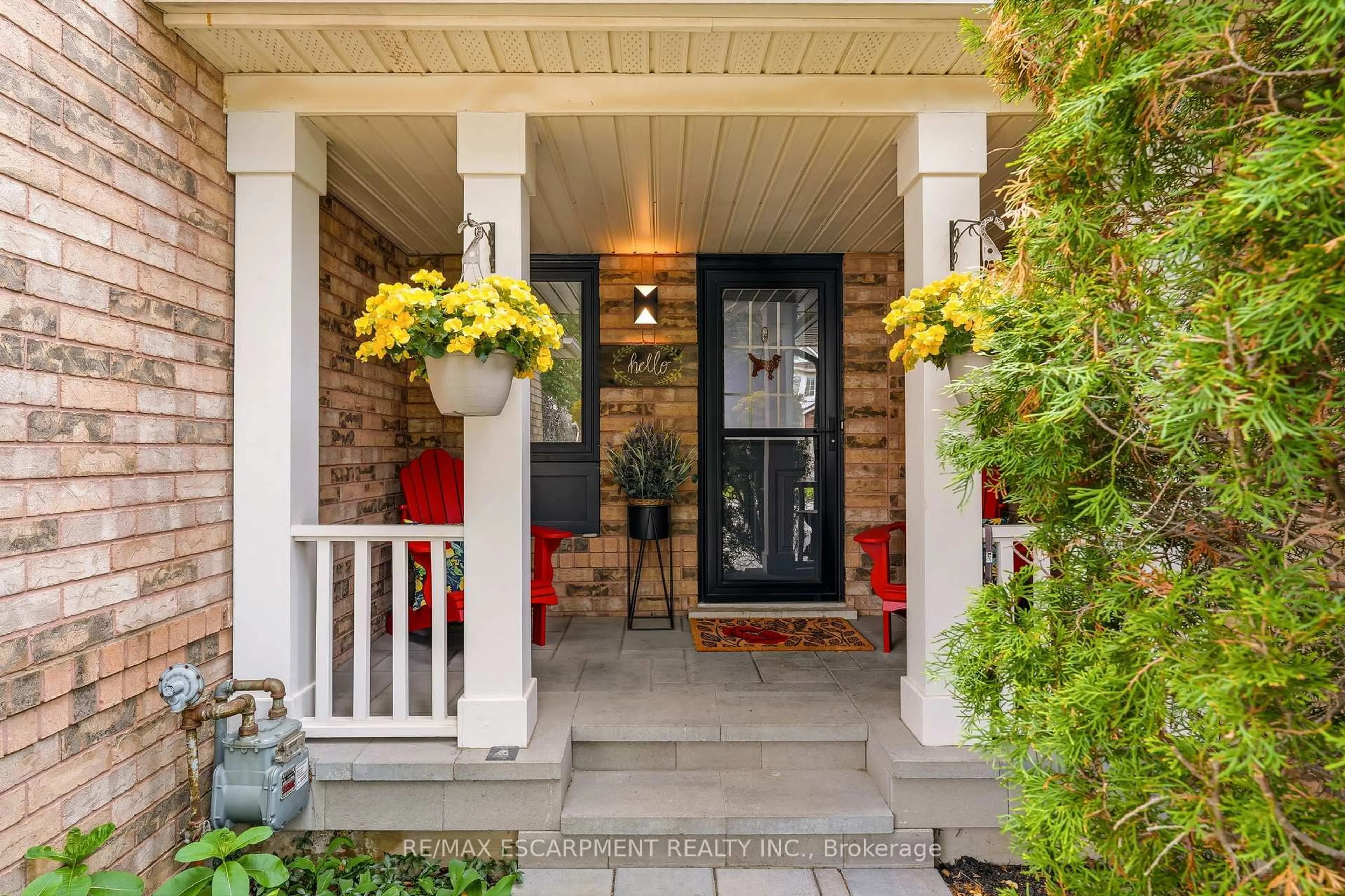 Indoor entryway for 2089 Broadleaf Cres, Burlington Ontario L7L 6S3