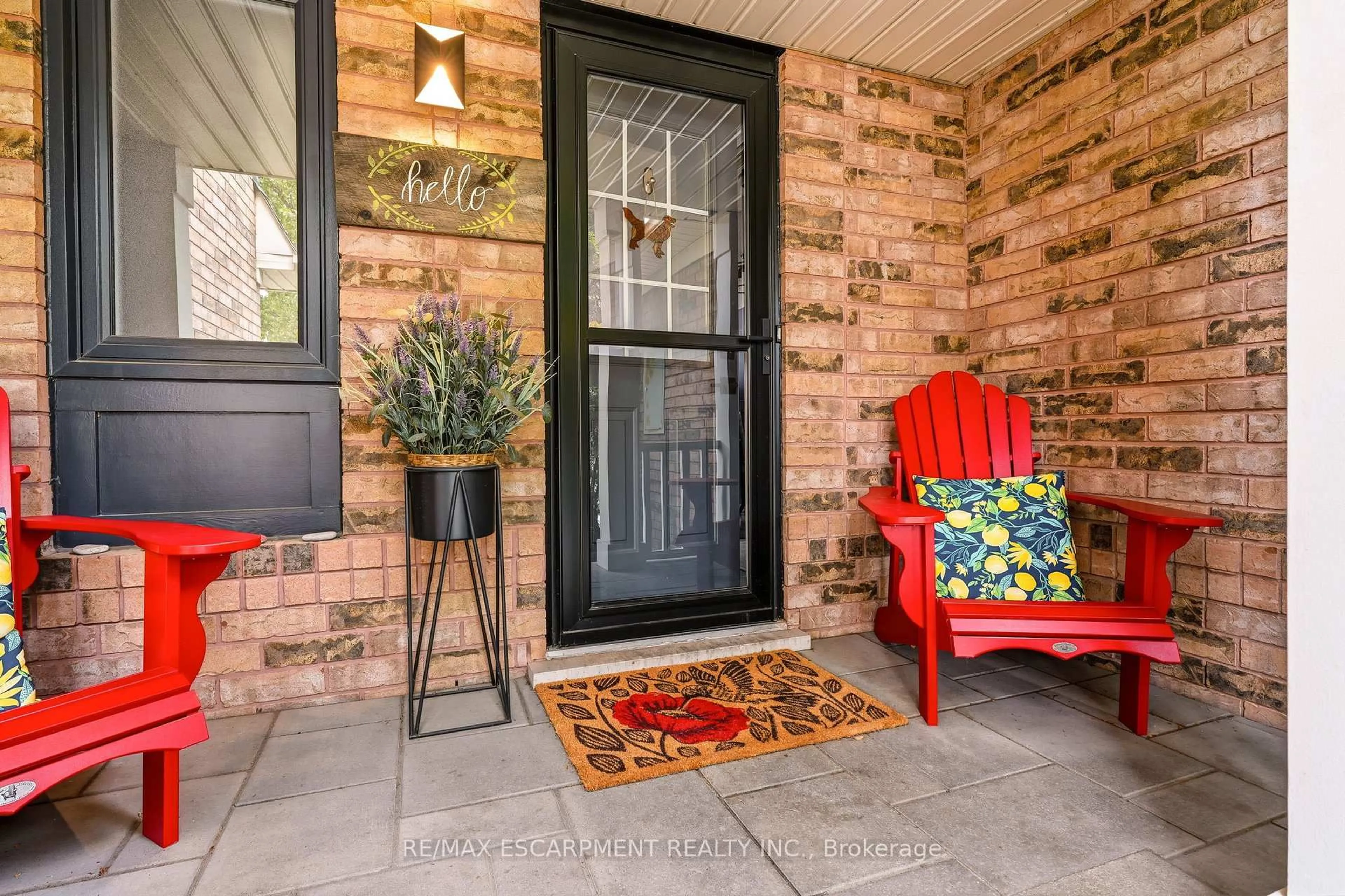 Indoor entryway for 2089 Broadleaf Cres, Burlington Ontario L7L 6S3