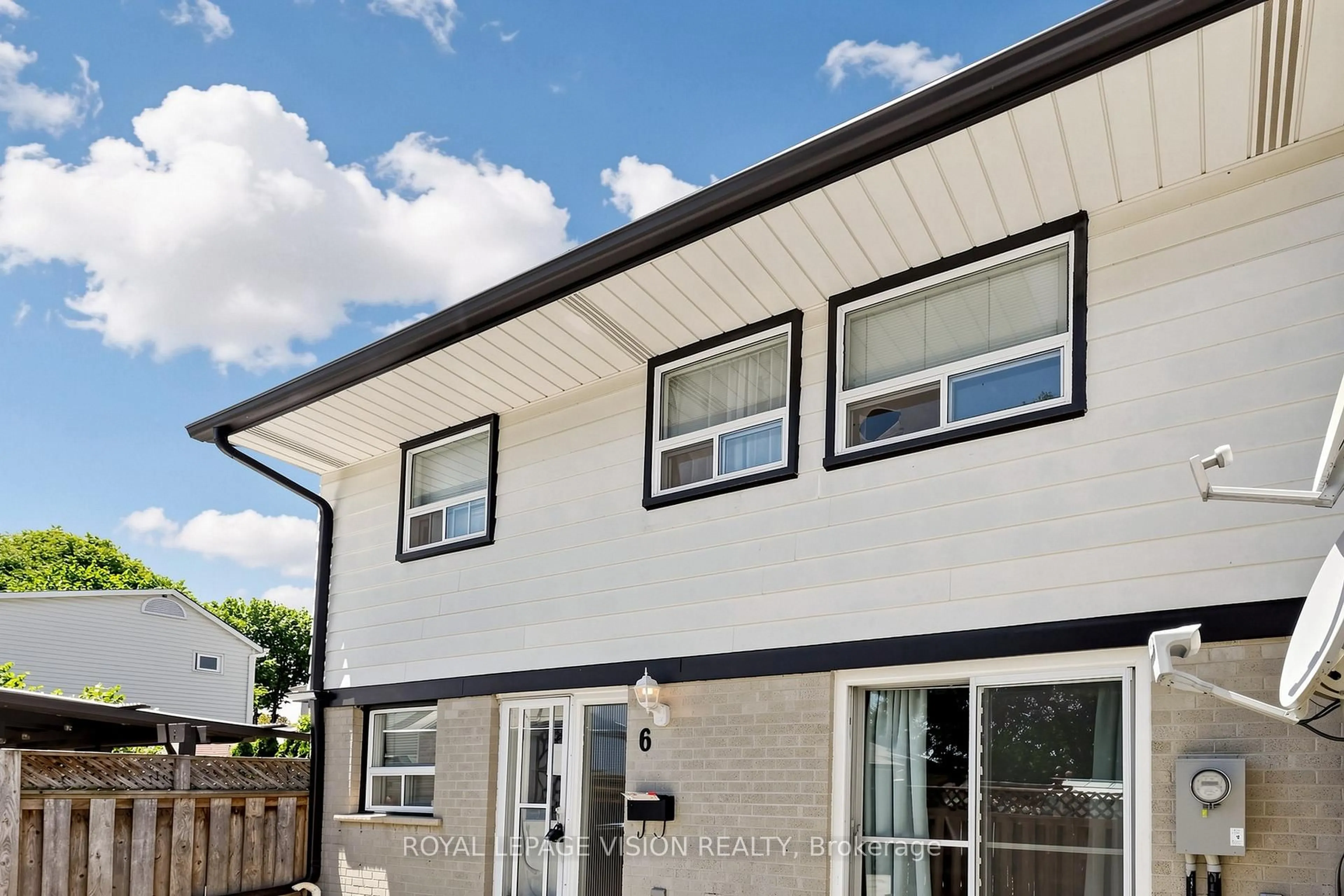 Home with vinyl exterior material, building for 6 Hector Crt, Brampton Ontario L6S 1P1