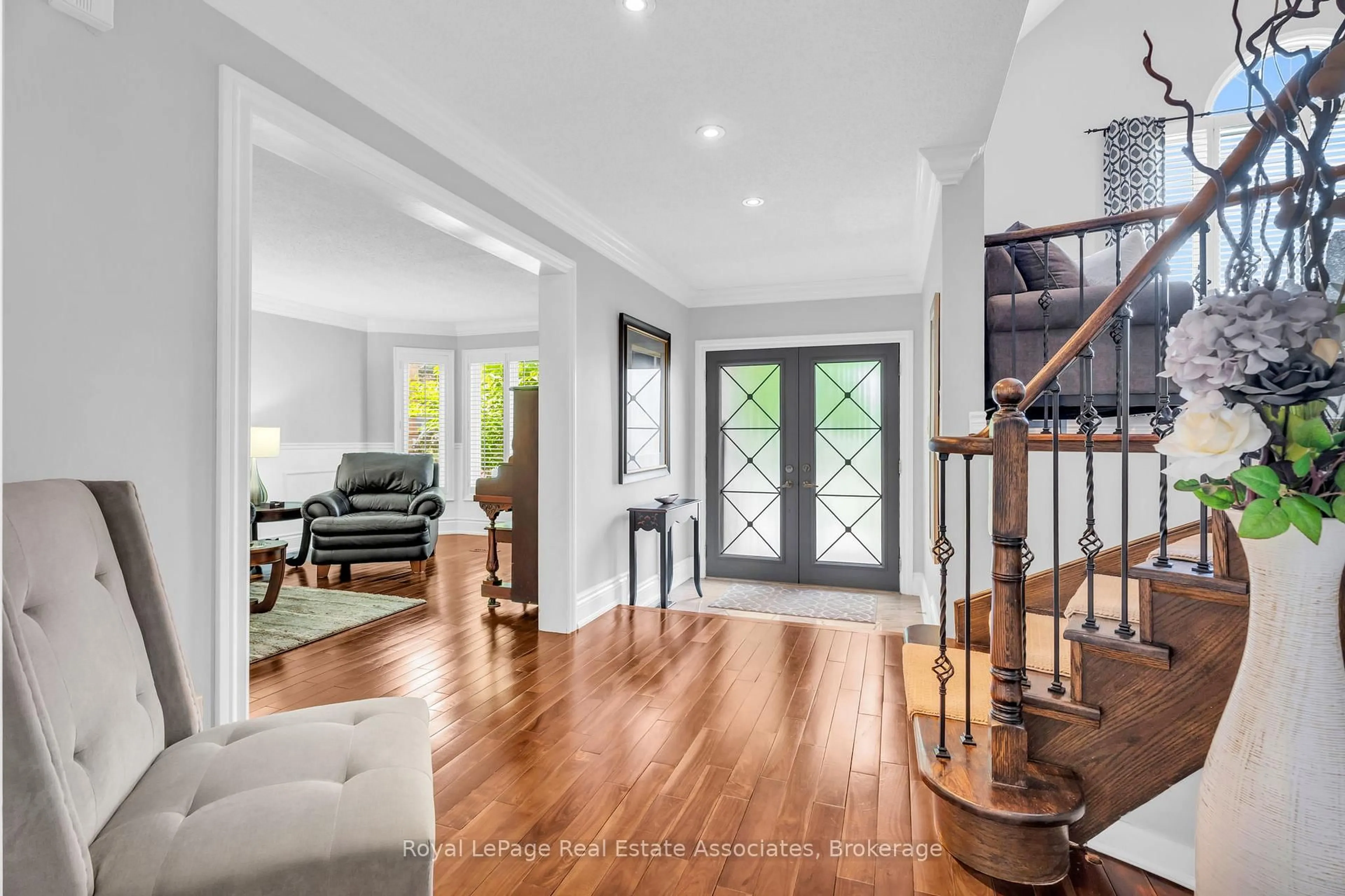 Indoor entryway for 3 Hacienda Crt, Brampton Ontario L6Z 3J2