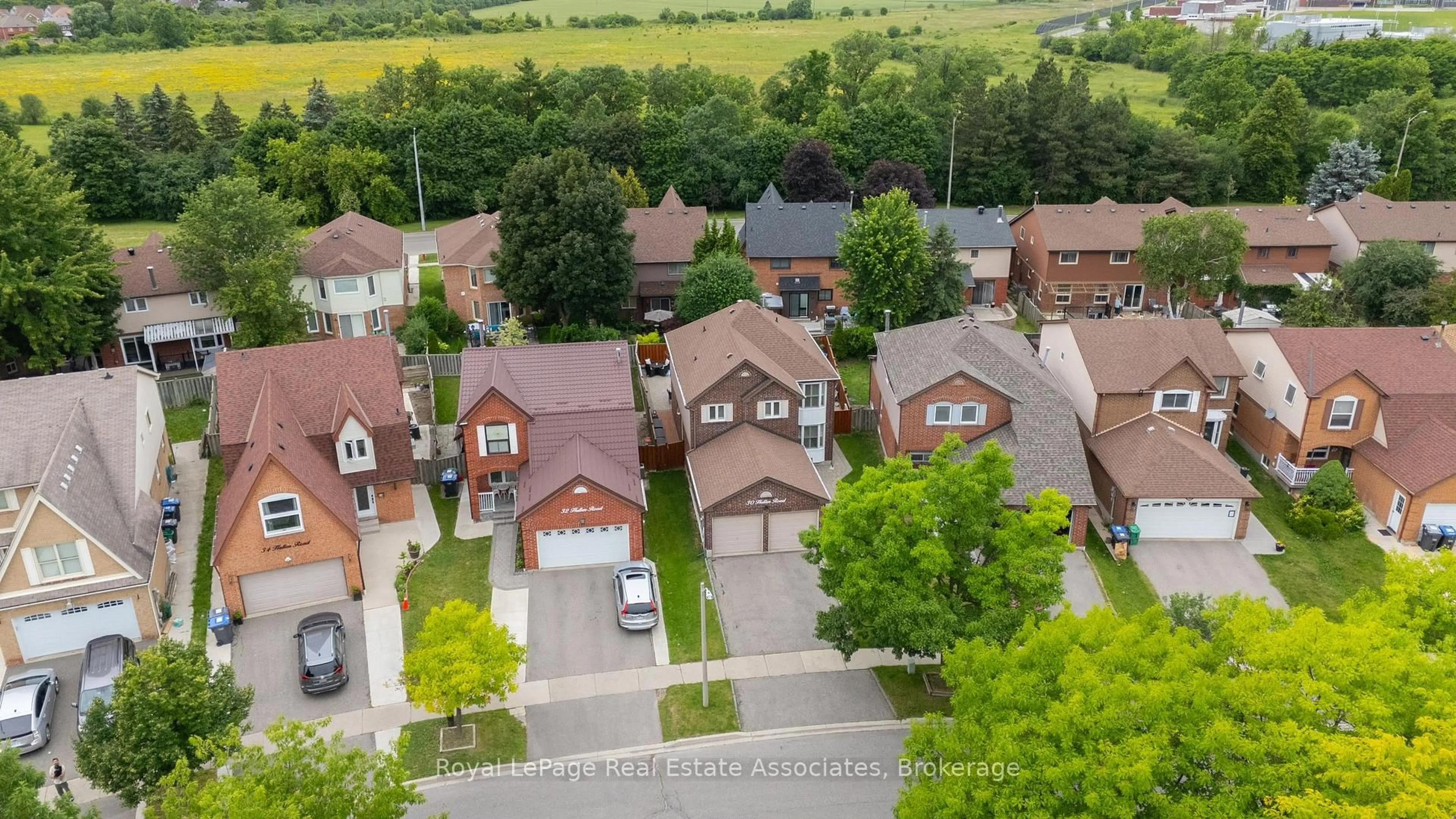 A pic from outside/outdoor area/front of a property/back of a property/a pic from drone, street for 30 Hallen Rd, Brampton Ontario L6Y 2V6