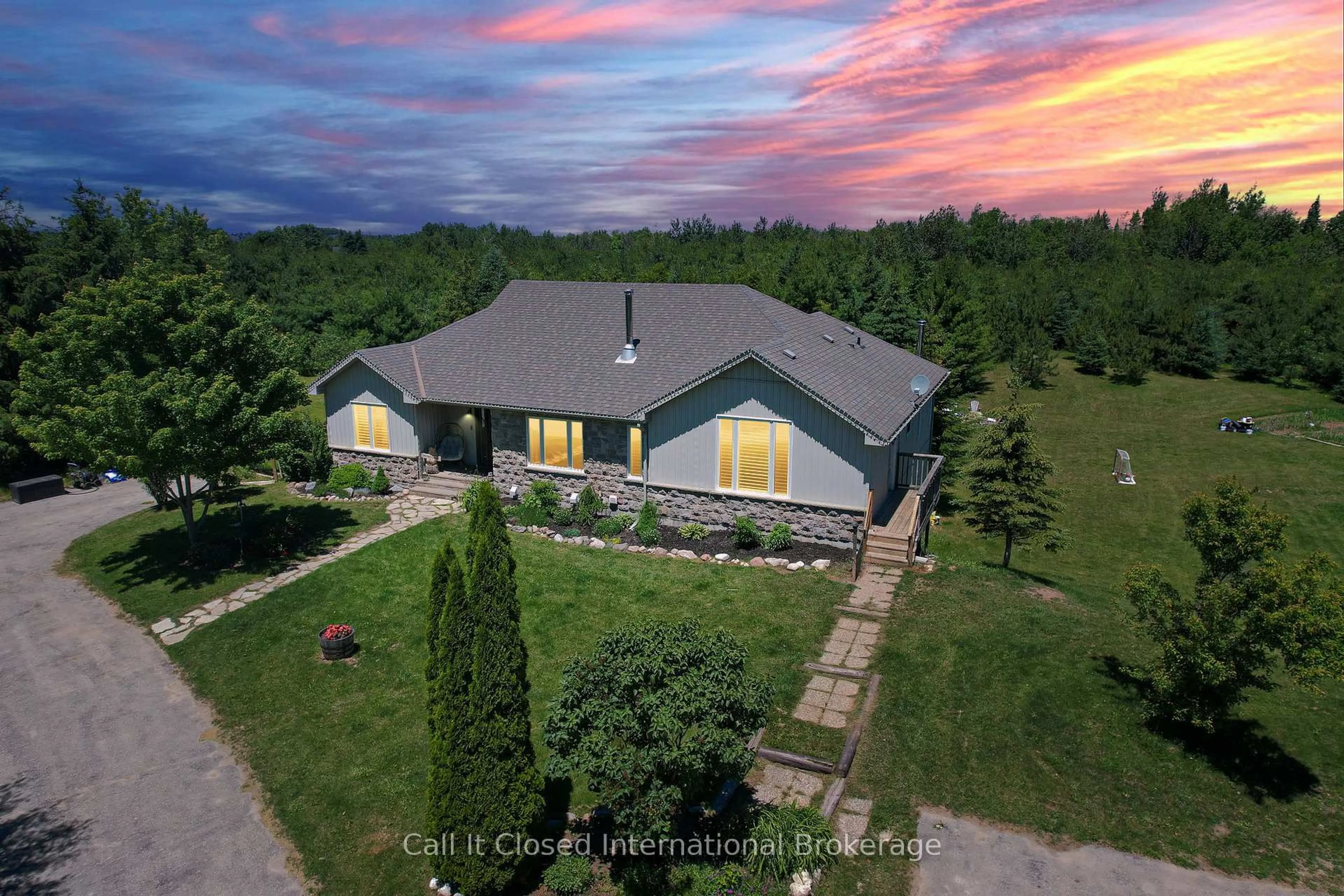 A pic from outside/outdoor area/front of a property/back of a property/a pic from drone, unknown for 21201 Main St, Caledon Ontario L7K 1R6