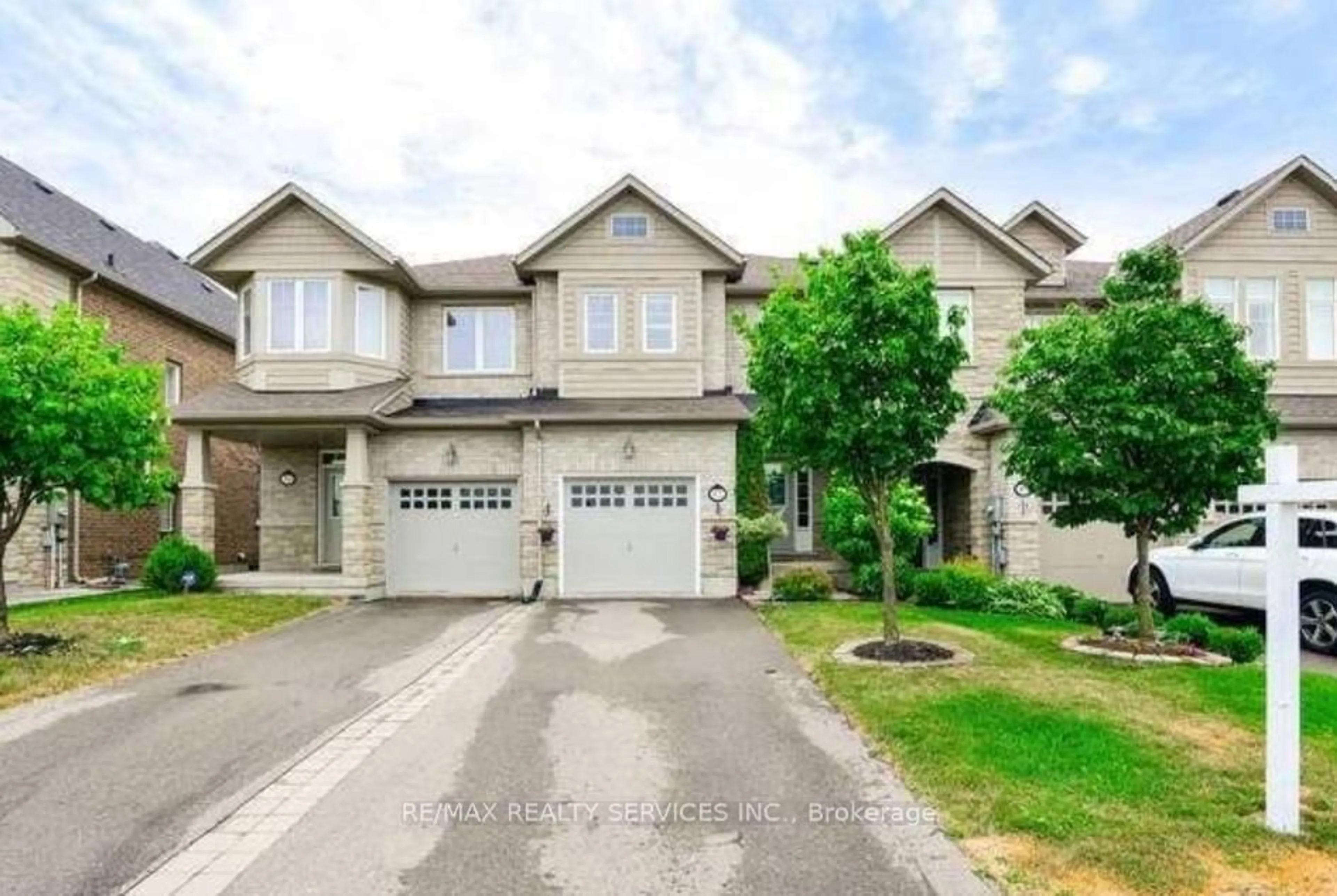 A pic from outside/outdoor area/front of a property/back of a property/a pic from drone, street for 21 Waterville Way, Caledon Ontario L7C 3P8