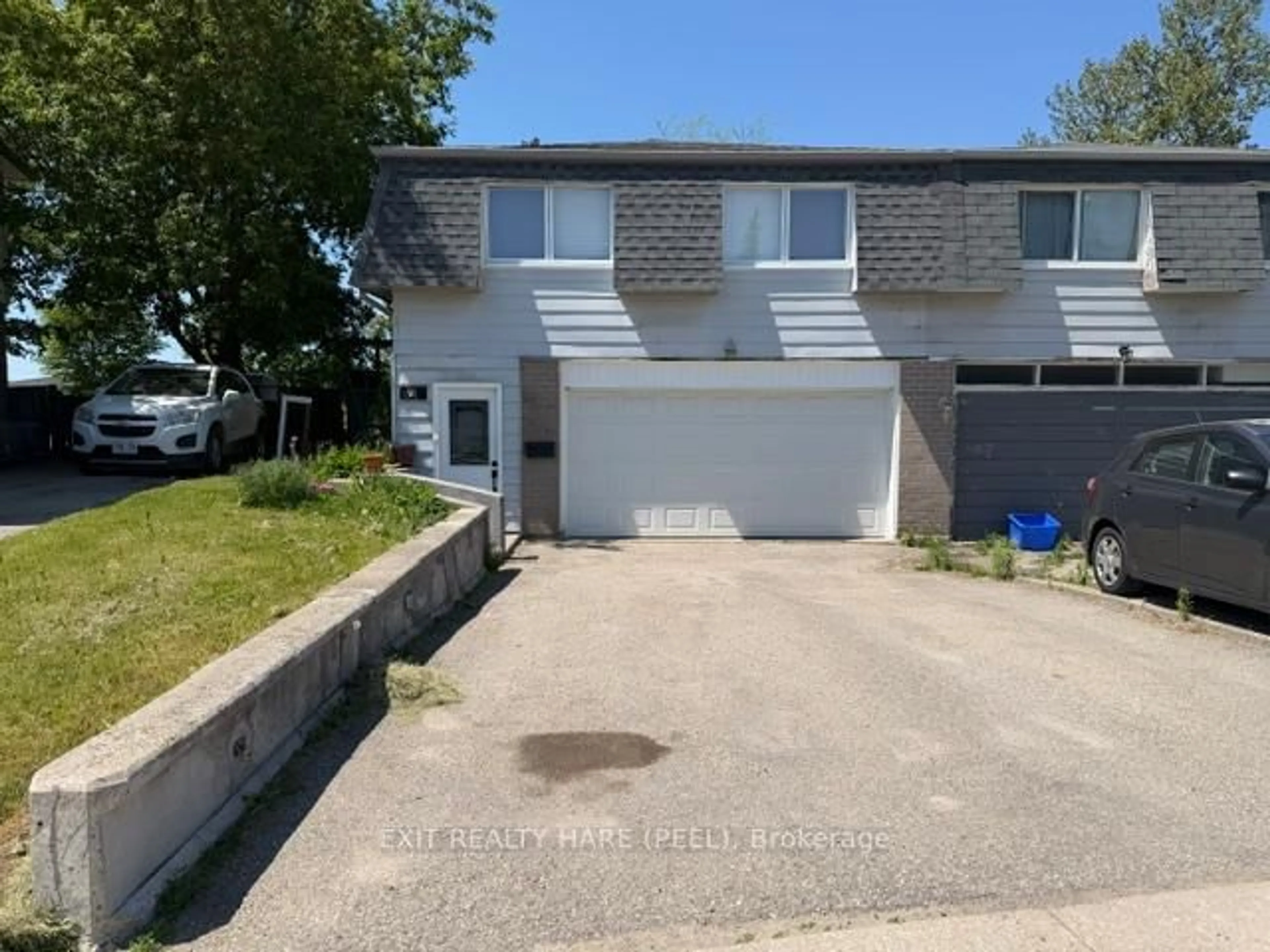 A pic from outside/outdoor area/front of a property/back of a property/a pic from drone, street for 91 Burbank Cres, Orangeville Ontario L9W 3E6