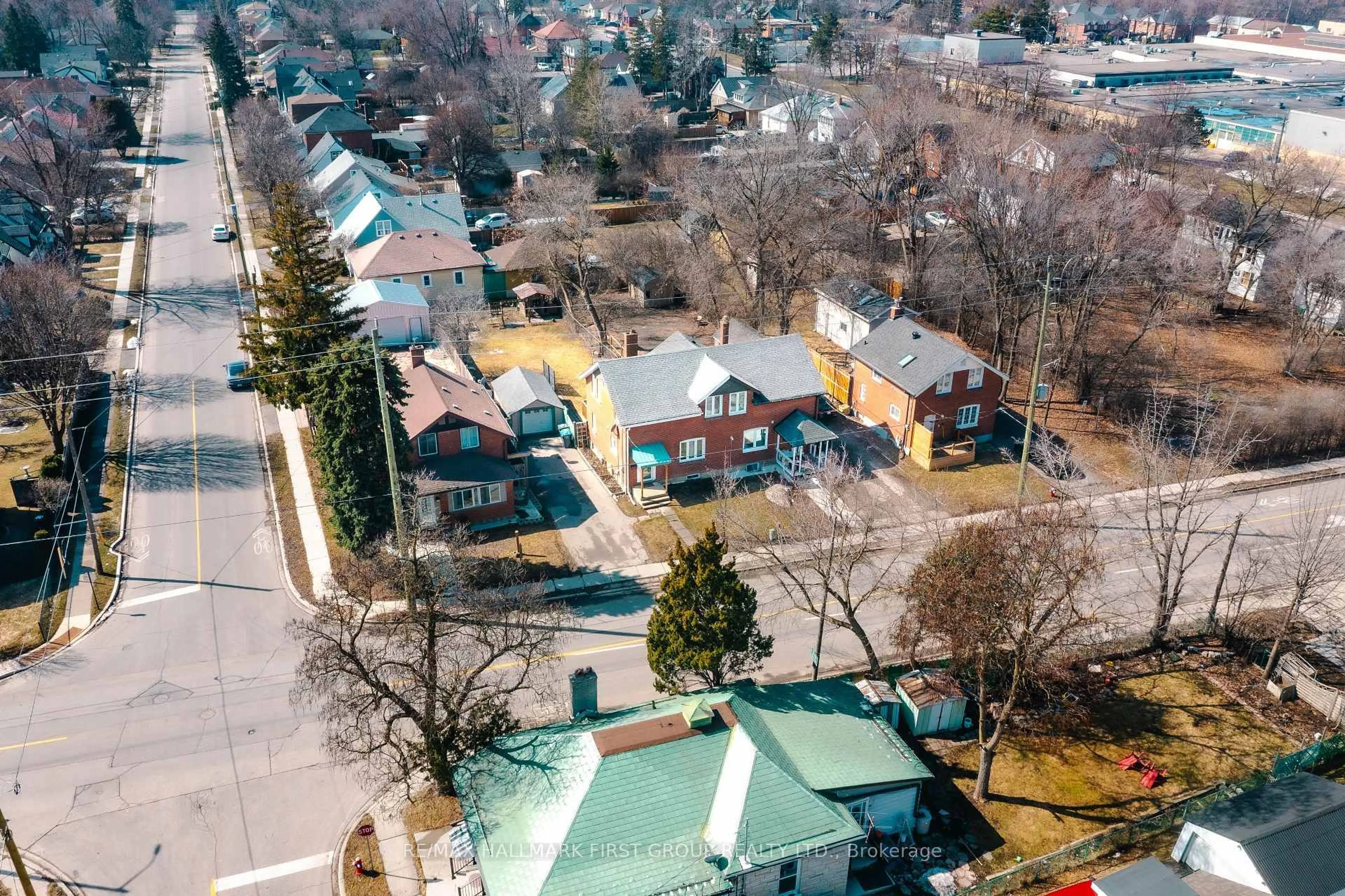 A pic from outside/outdoor area/front of a property/back of a property/a pic from drone, street for 7 Mcmurchy Ave, Brampton Ontario L6Y 1Y1