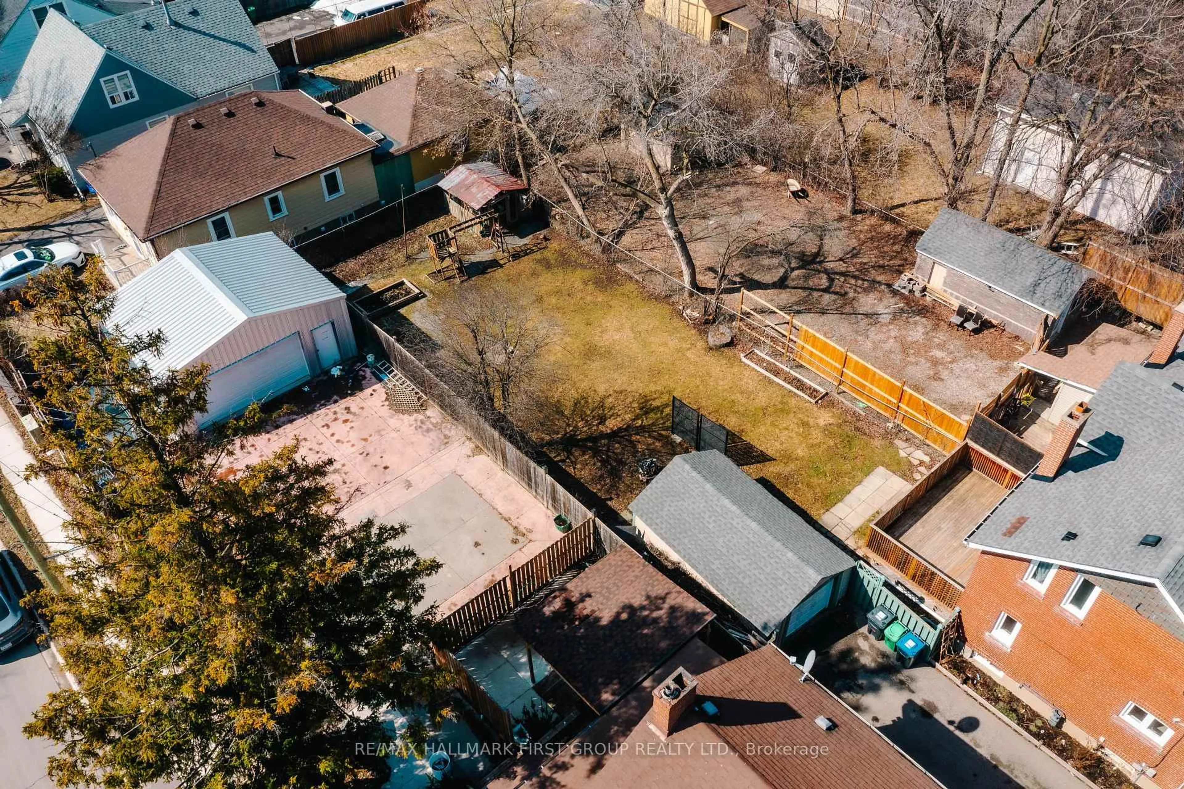 A pic from outside/outdoor area/front of a property/back of a property/a pic from drone, street for 7 Mcmurchy Ave, Brampton Ontario L6Y 1Y1
