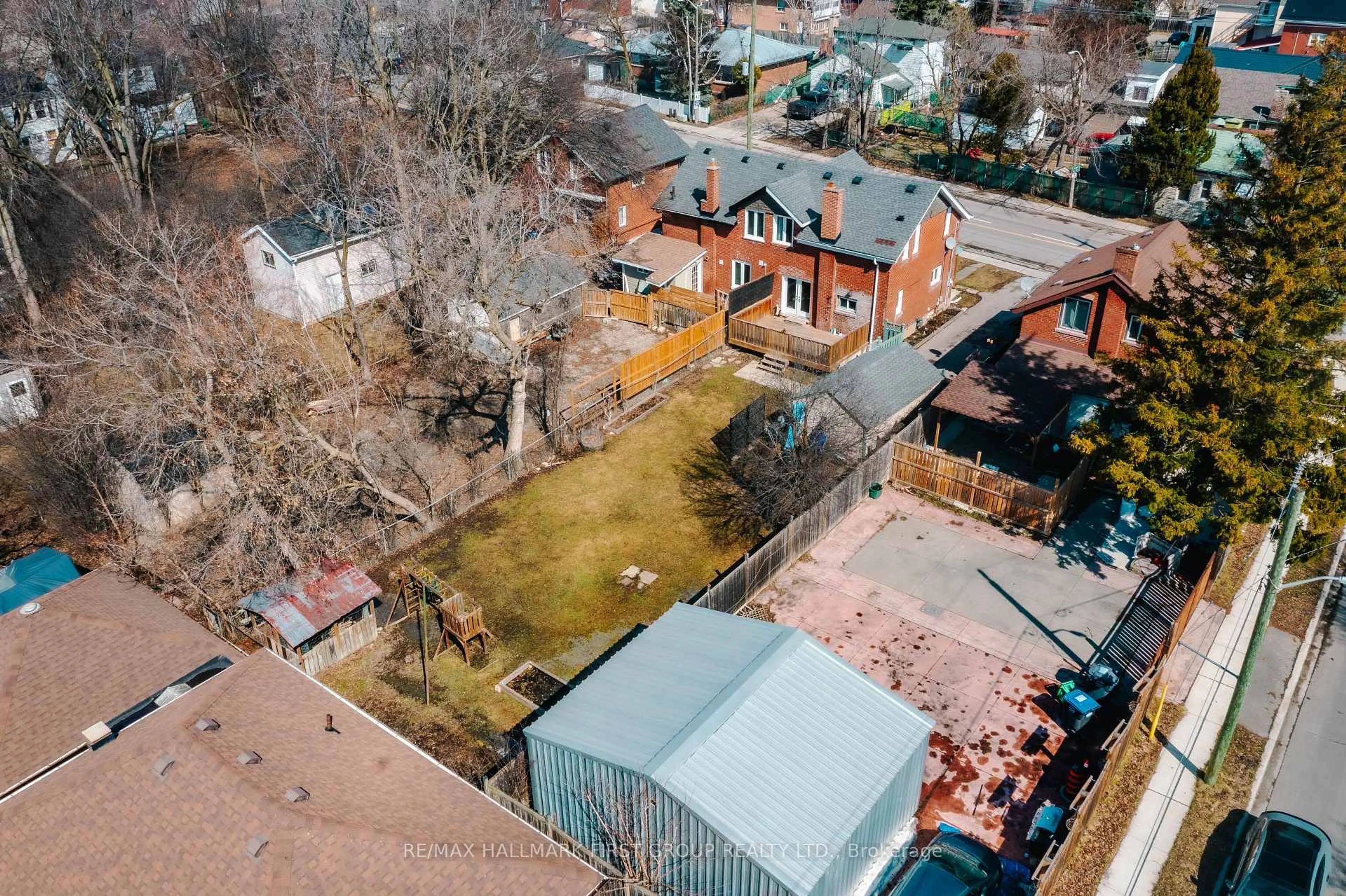 A pic from outside/outdoor area/front of a property/back of a property/a pic from drone, unknown for 7 Mcmurchy Ave, Brampton Ontario L6Y 1Y1