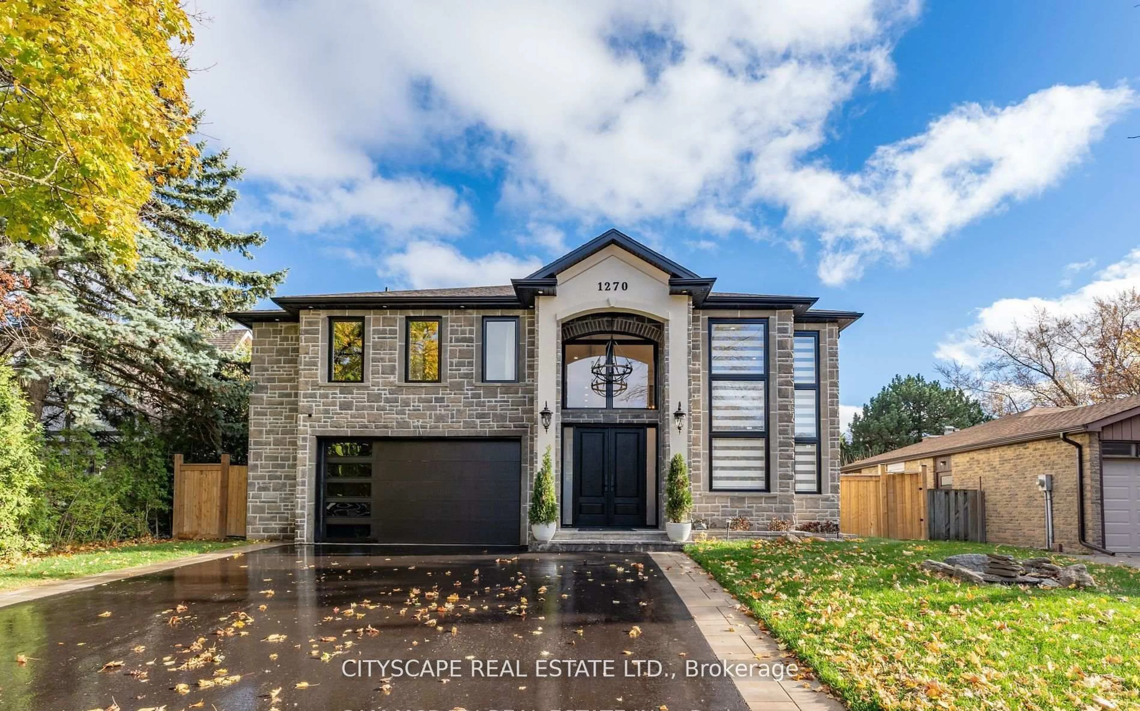 Home with brick exterior material, street for 1270 Saginaw Cres, Mississauga Ontario L5H 4B8