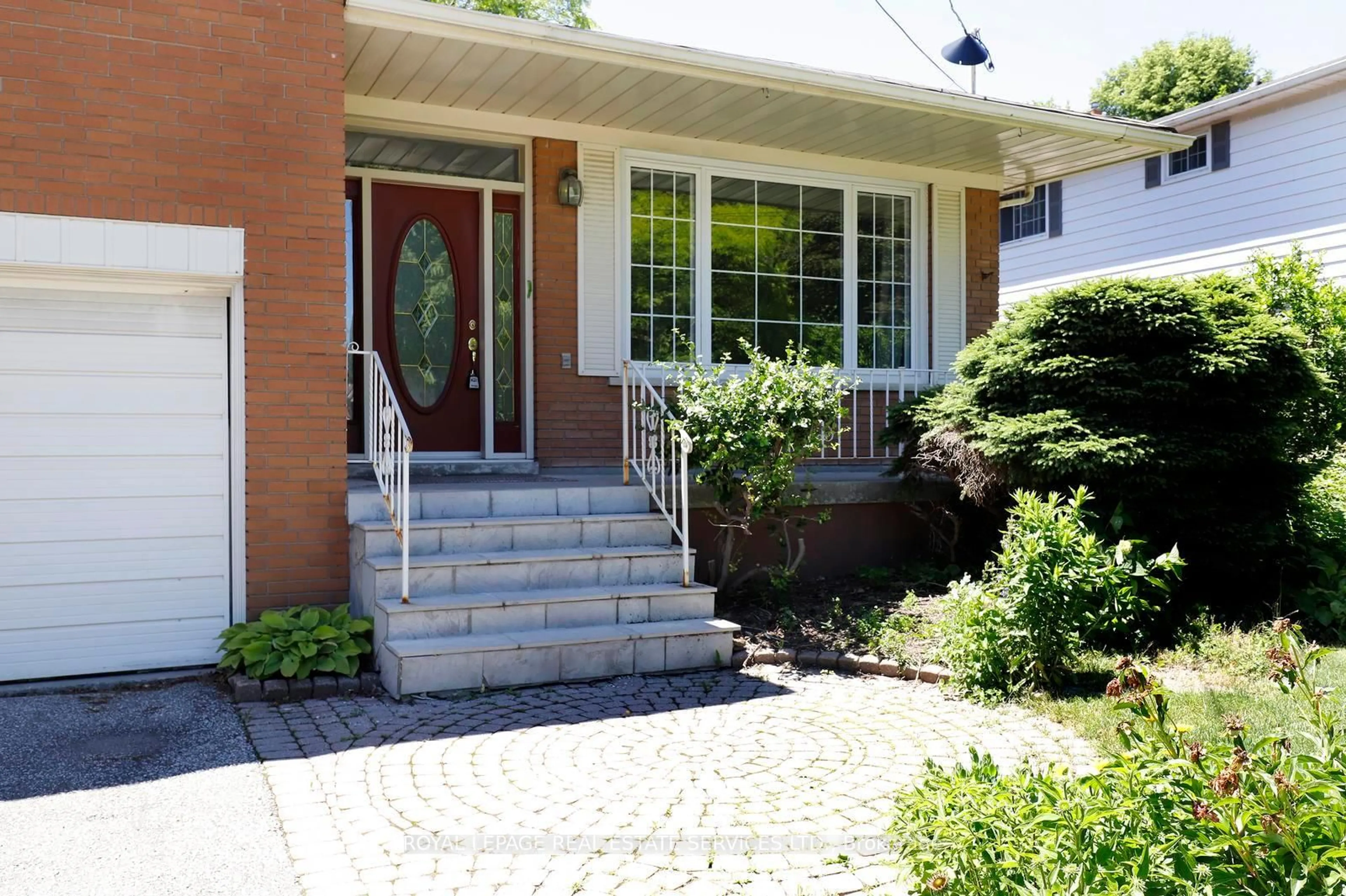 Home with brick exterior material, street for 1492 Hillgrove Rd, Mississauga Ontario L5J 3M1