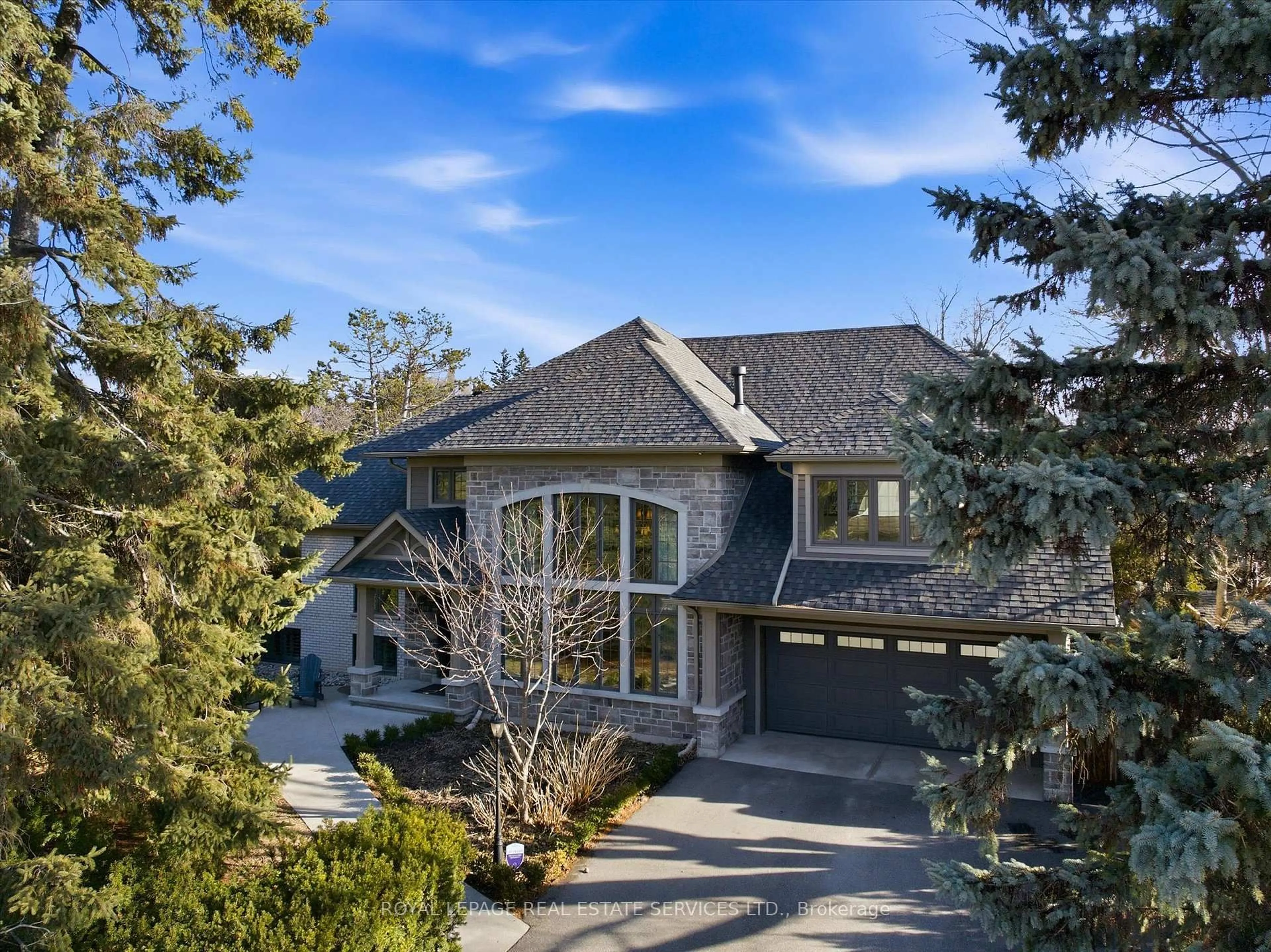 Home with brick exterior material, street for 1601 Venetia Dr, Oakville Ontario L6L 1K8