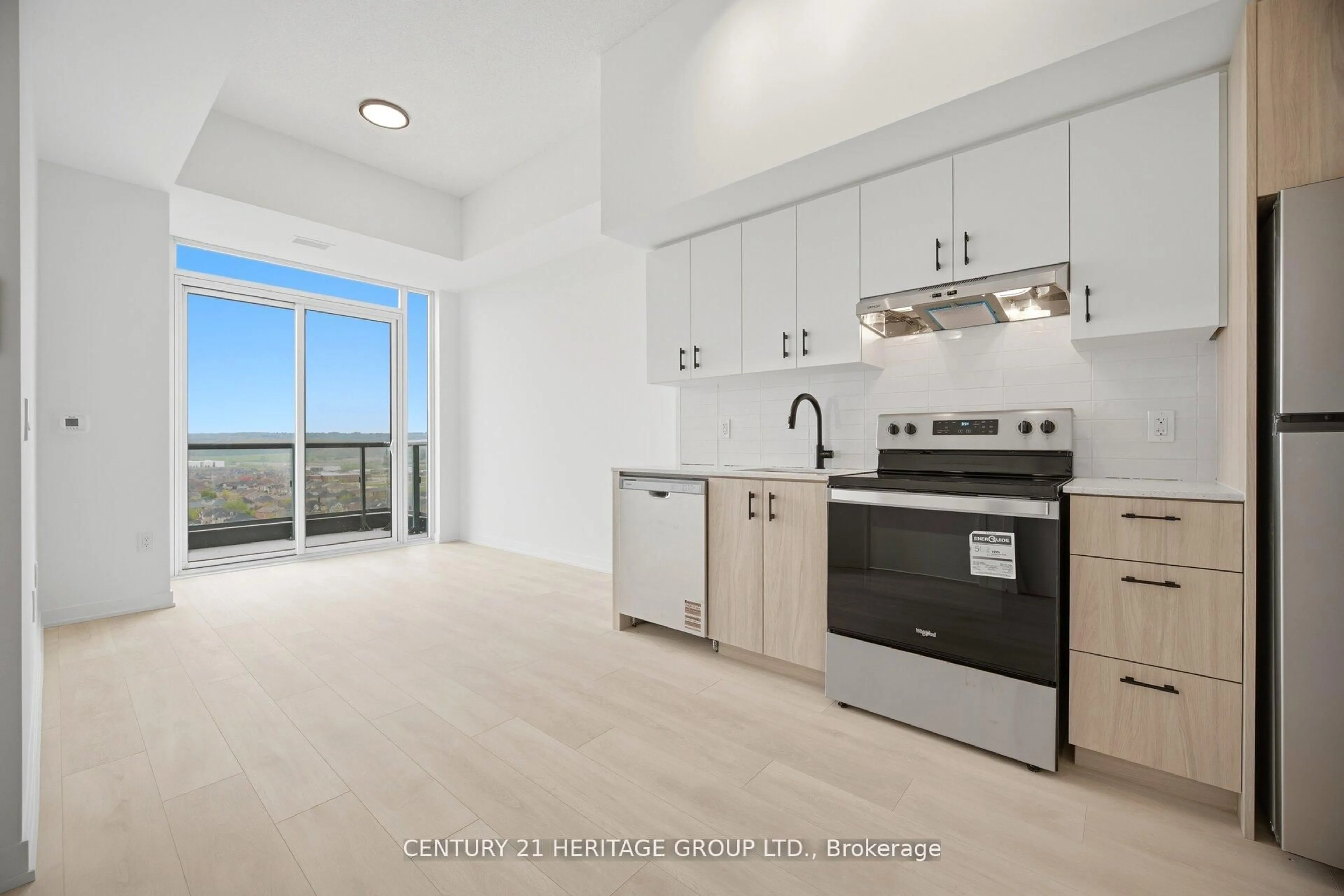 Open concept kitchen, ceramic/tile floor for 4878 POWERS COMMON Blvd #C1601, Burlington Ontario L7M 2B4