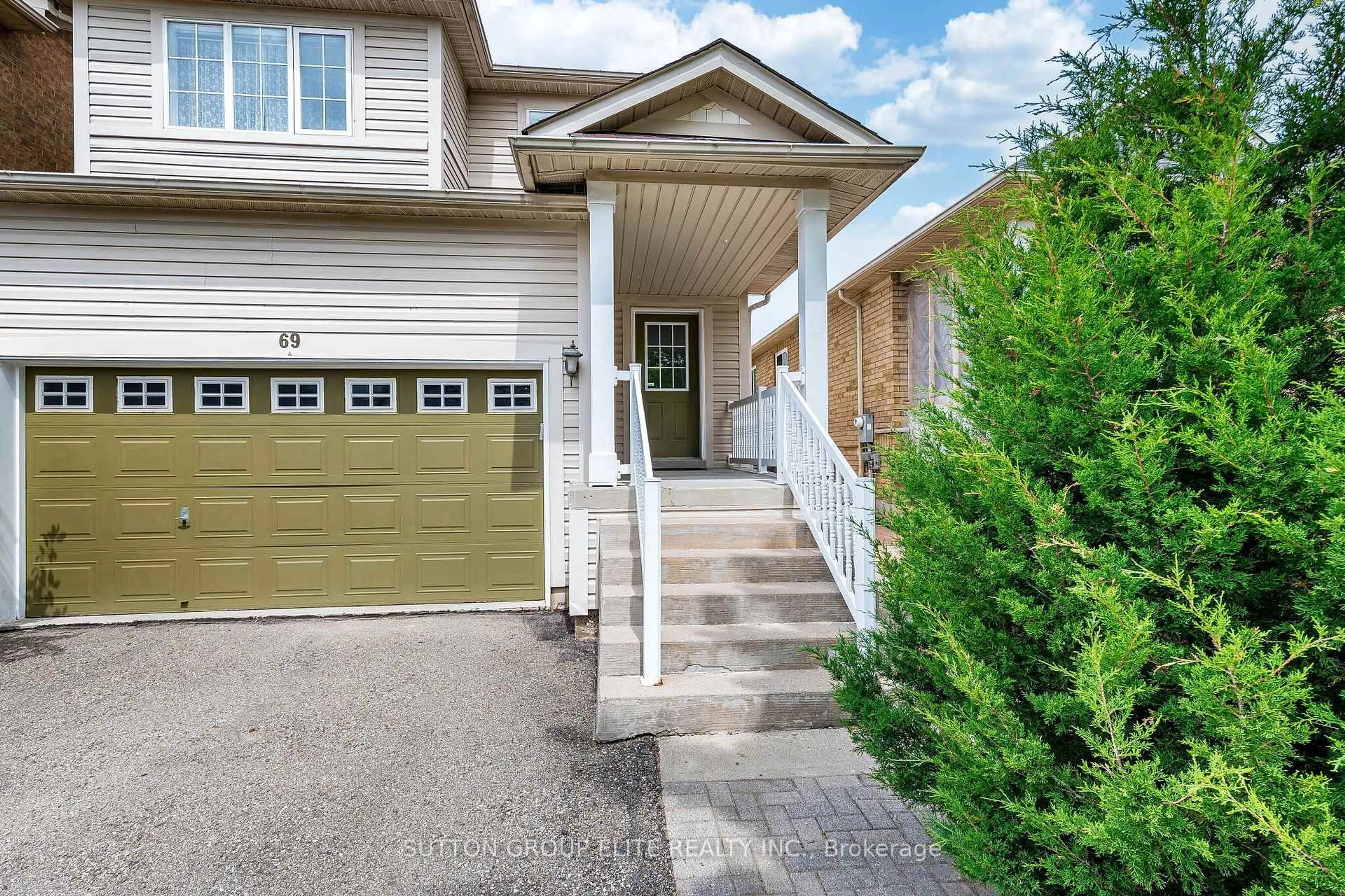 Home with vinyl exterior material, street for 69 Legend Lane, Brampton Ontario L6X 5B6