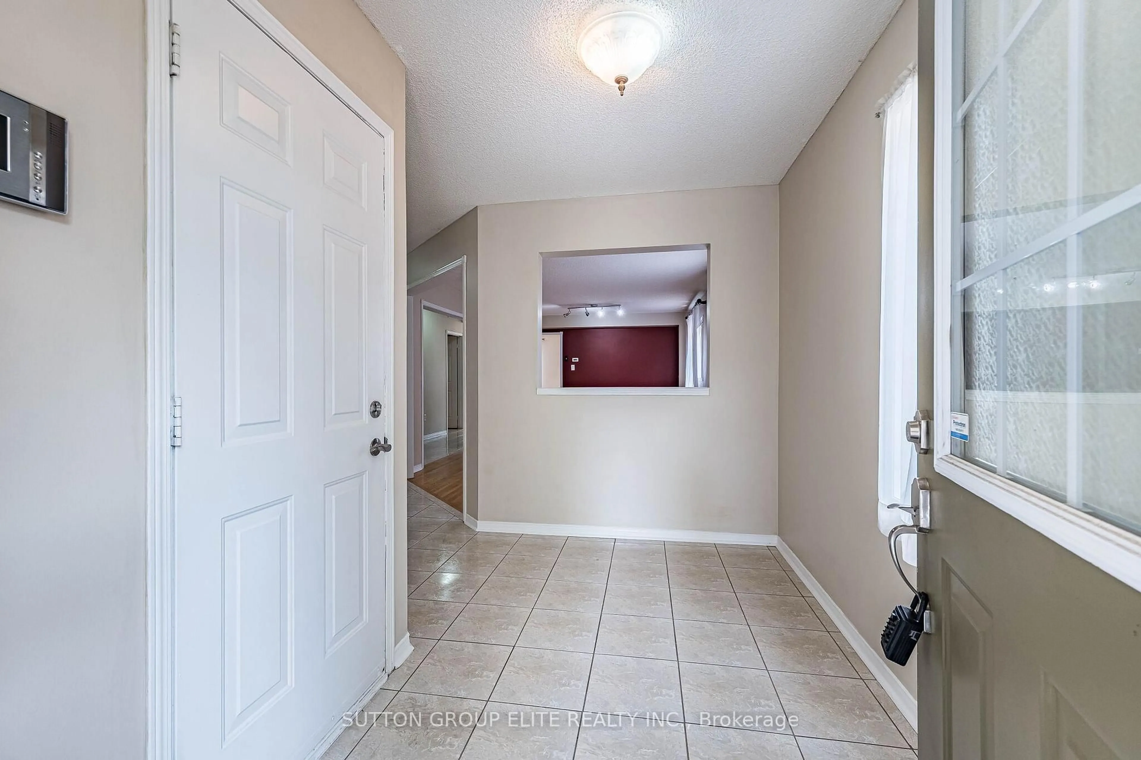 Indoor entryway for 69 Legend Lane, Brampton Ontario L6X 5B6