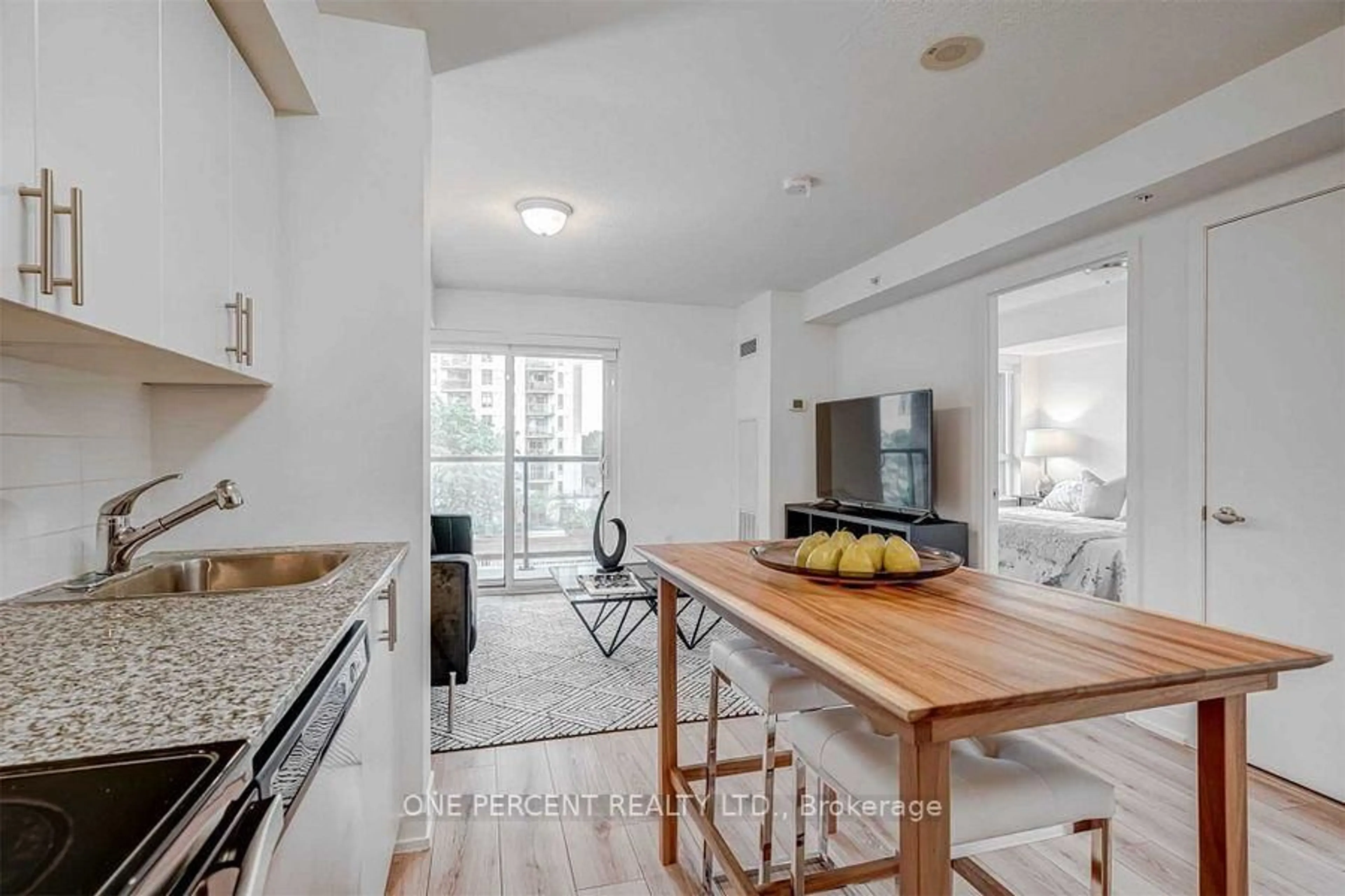 Open concept kitchen, unknown for 1420 Dupont Rd #406, Toronto Ontario P1B 8Z4