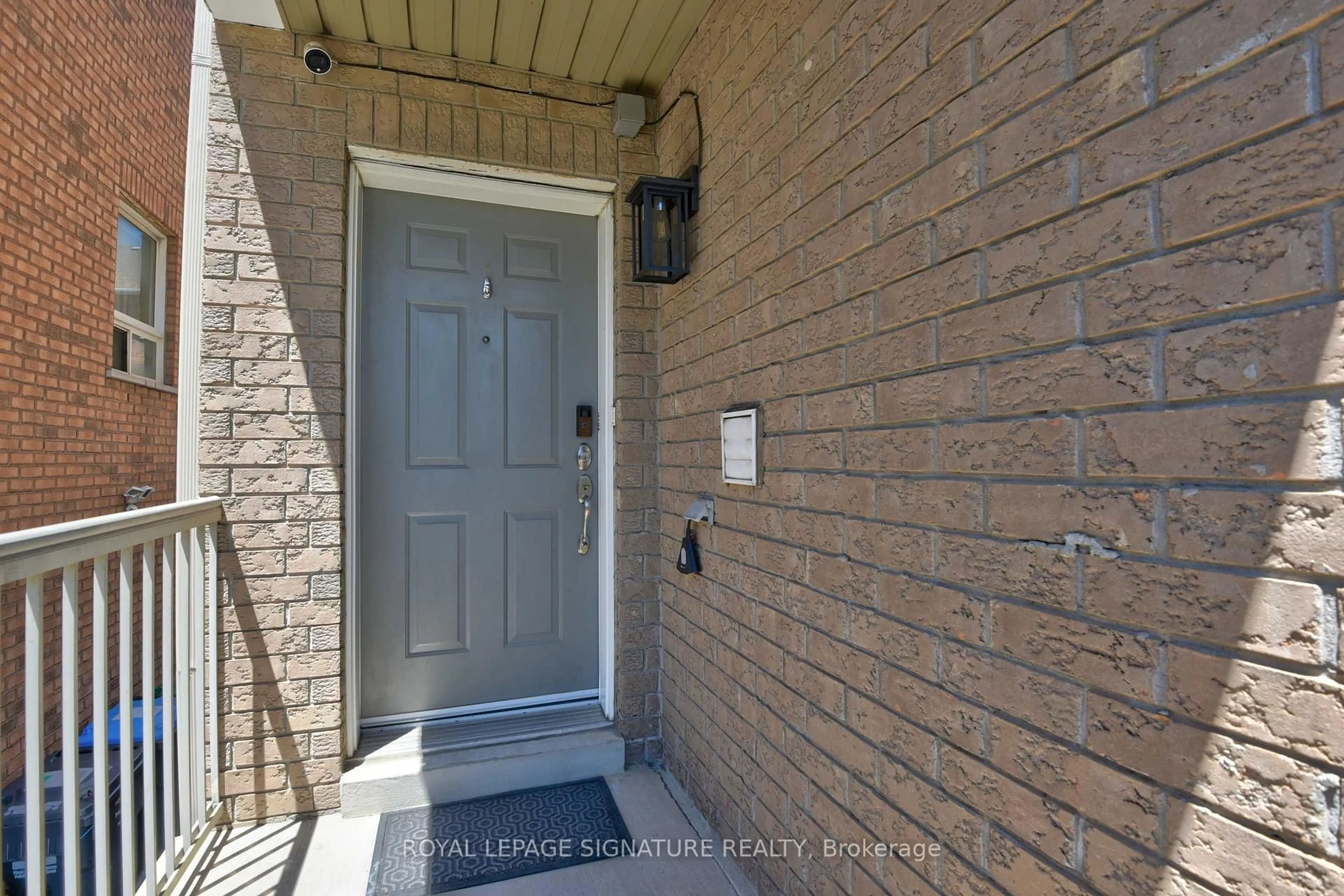 Indoor entryway for 7155 Magistrate Terr #47, Mississauga Ontario L5W 1Y8