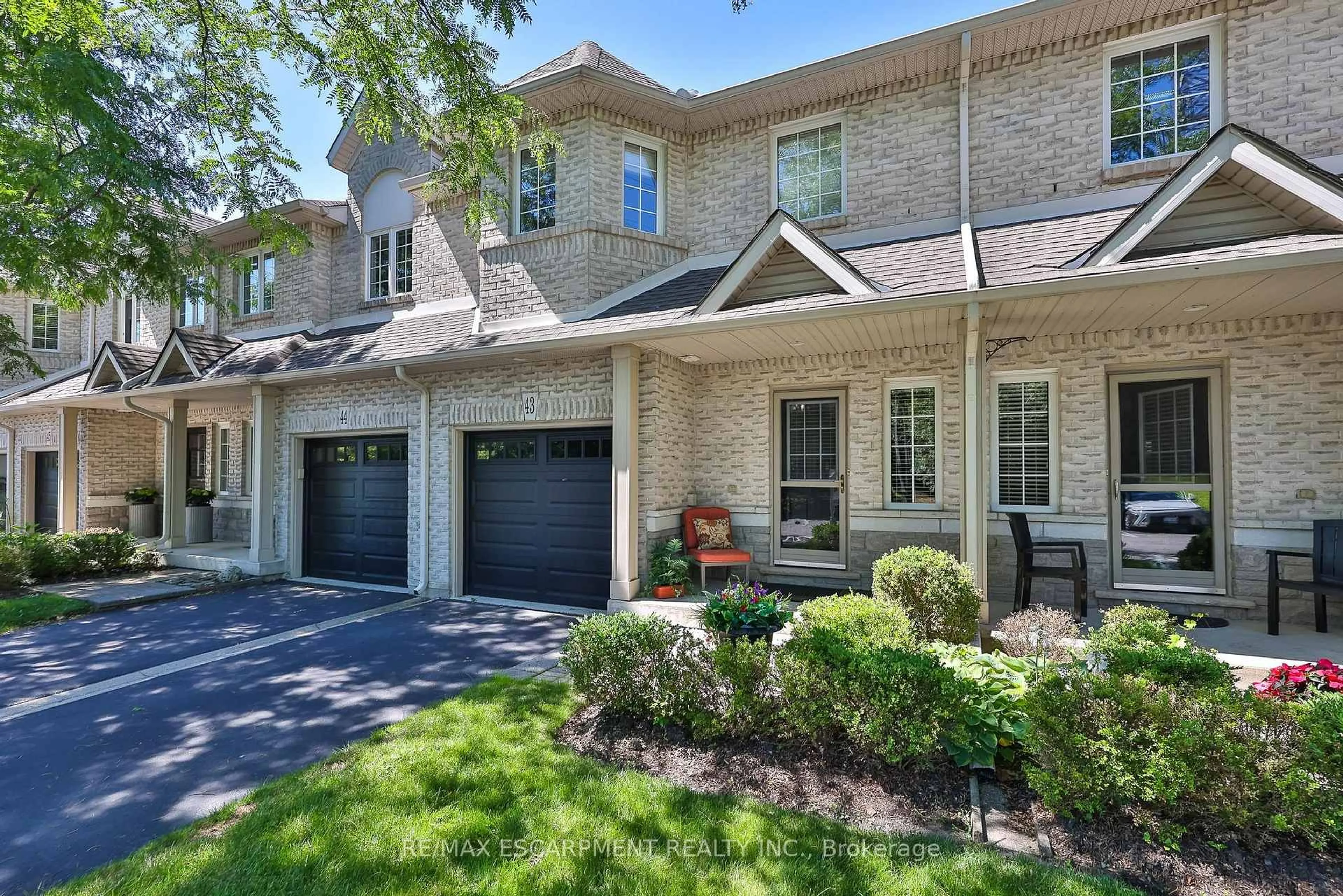 Home with brick exterior material, street for 1375 STEPHENSON Dr #43, Burlington Ontario L7S 2M4