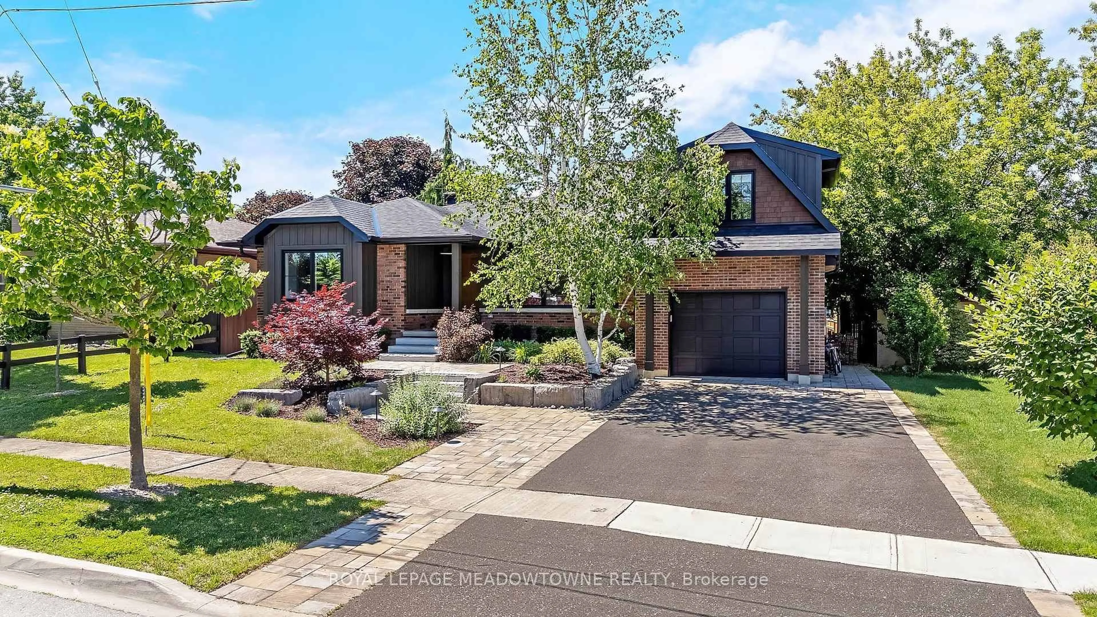 Home with brick exterior material, street for 23 Mackenzie Dr, Halton Hills Ontario L7G 4C1