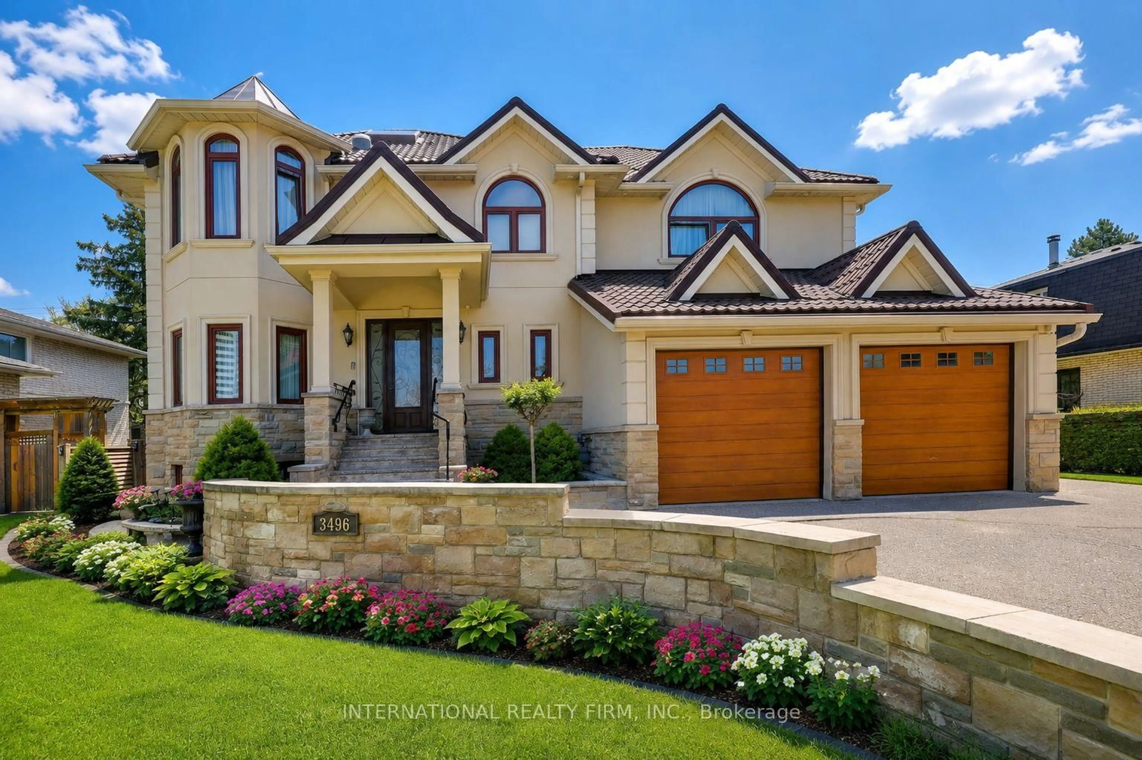 Home with brick exterior material, street for 3496 Burningoak Cres, Mississauga Ontario L4Y 3L5