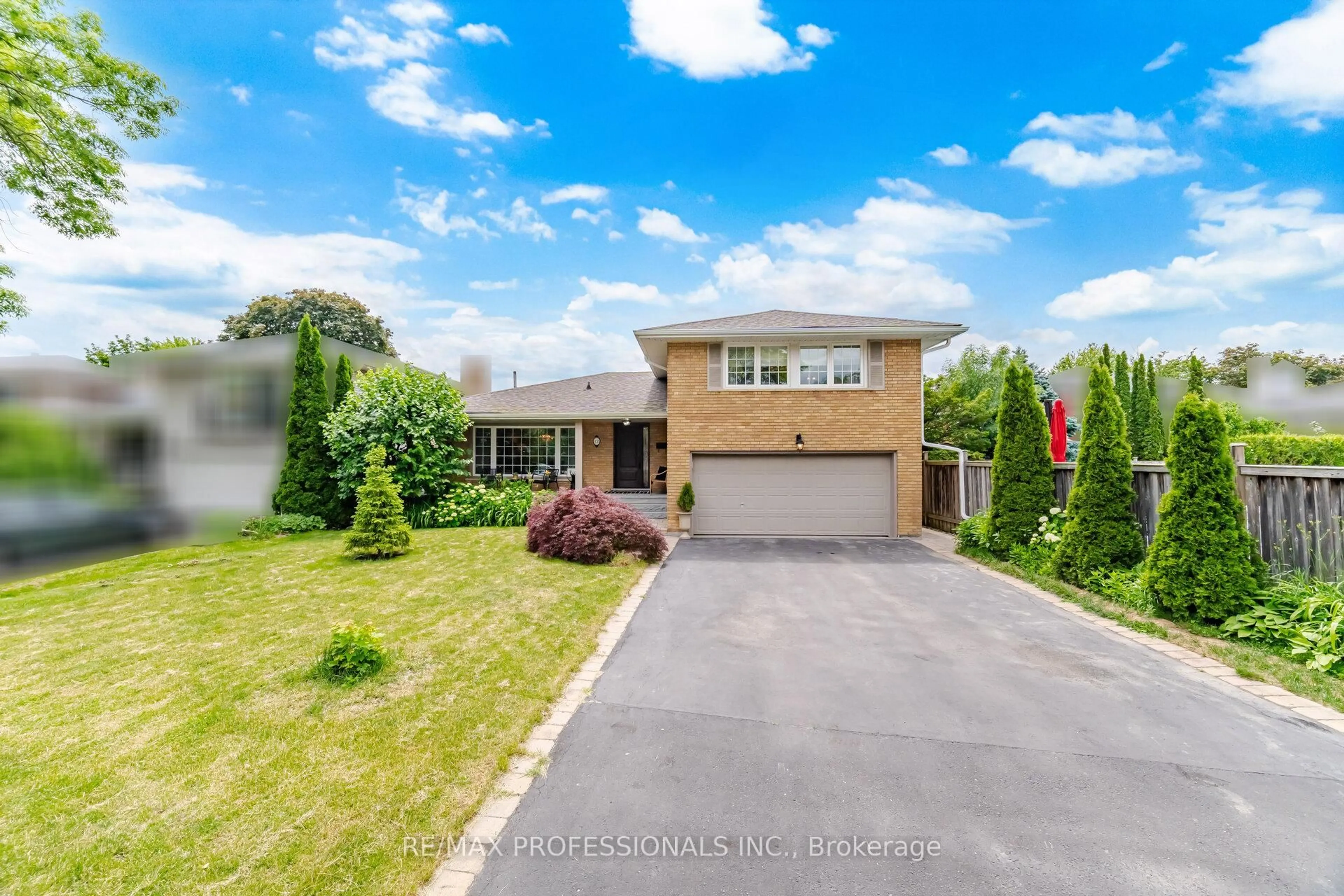 Unknown for 12 Thicket Rd, Toronto Ontario M9C 2T3