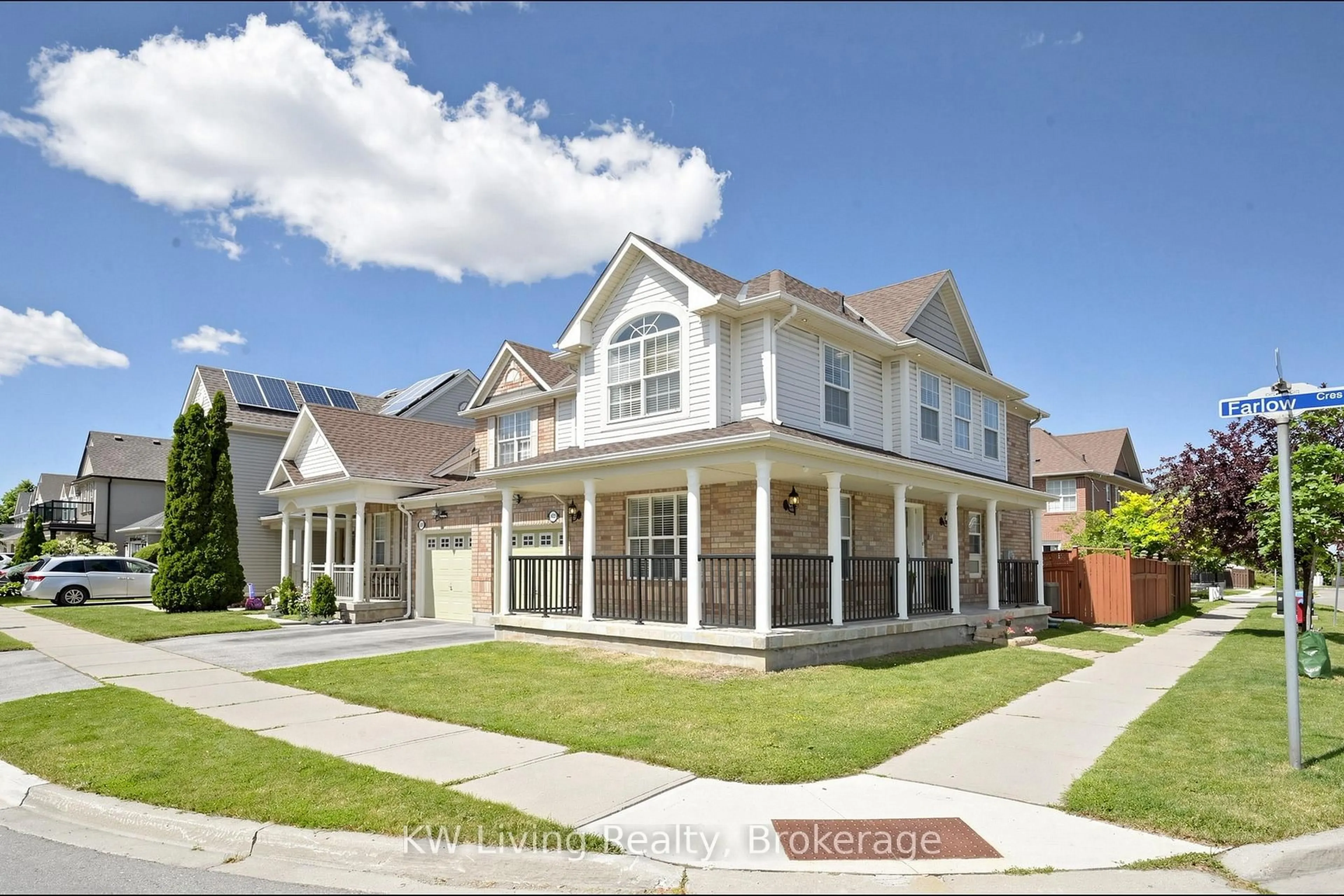 Home with vinyl exterior material, street for 512 Farlow Cres, Milton Ontario L9T 5J8