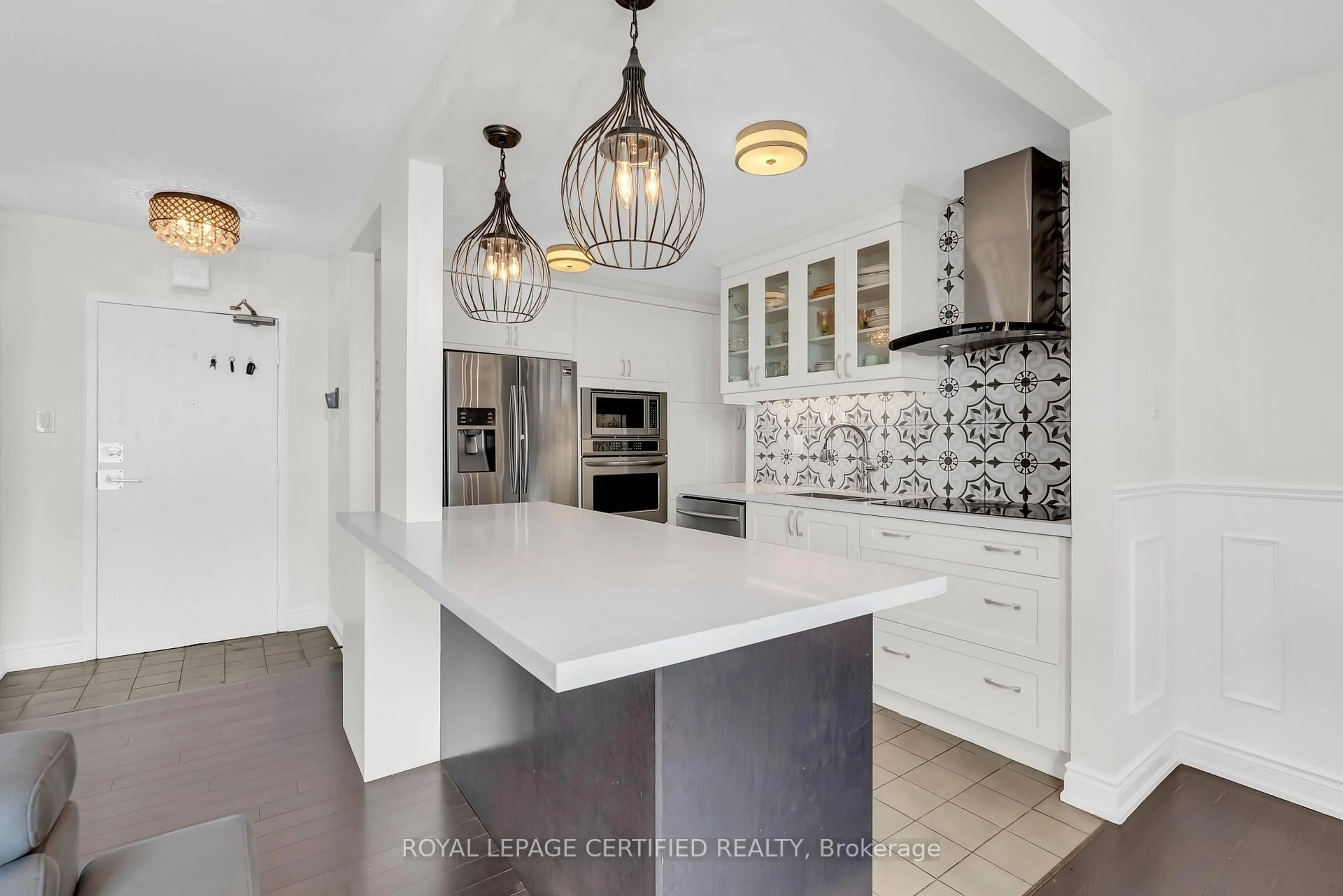 Contemporary kitchen, ceramic/tile floor for 3170 Kirwin Ave #1402, Mississauga Ontario L5A 3R1