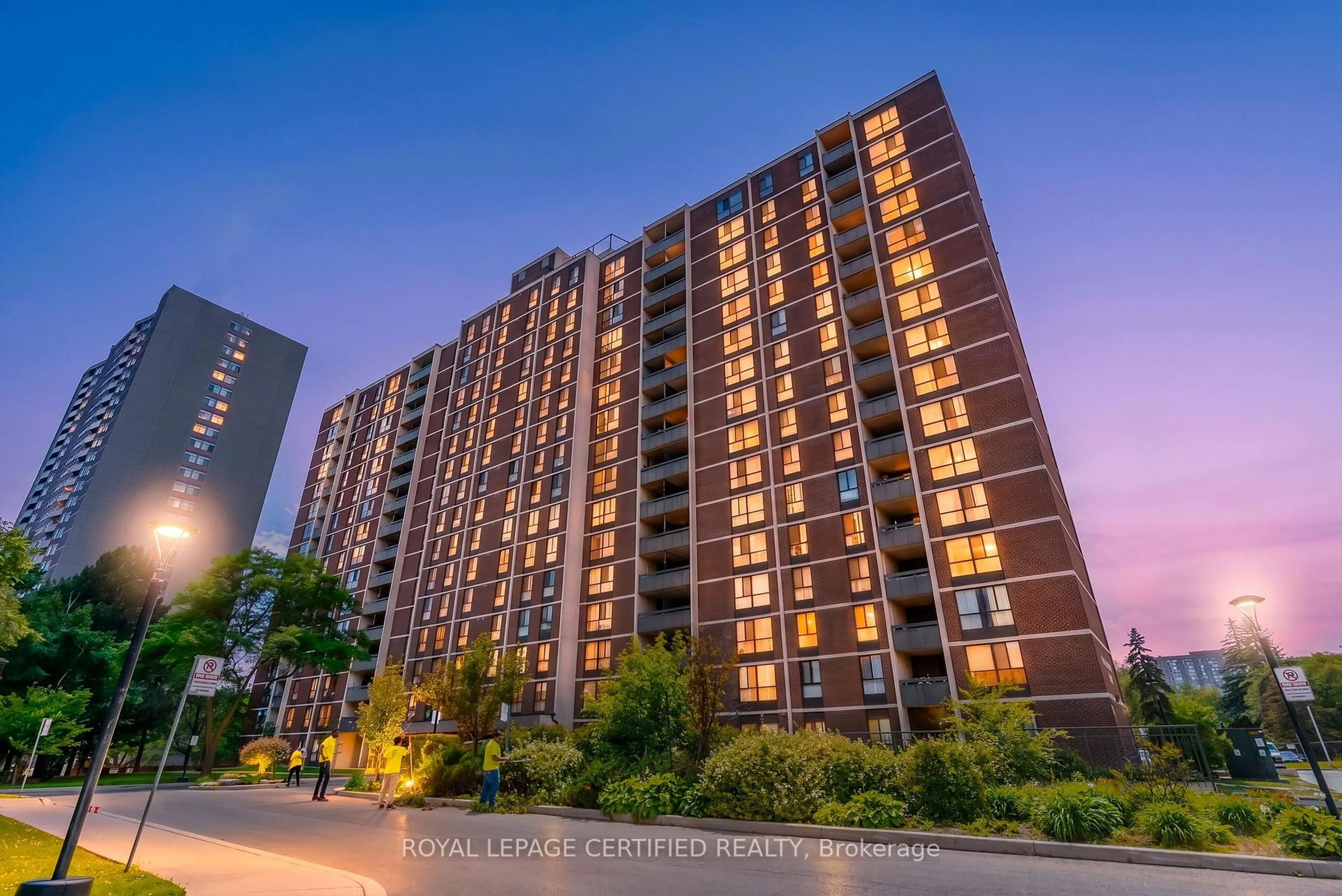 Unknown for 3170 Kirwin Ave #1402, Mississauga Ontario L5A 3R1