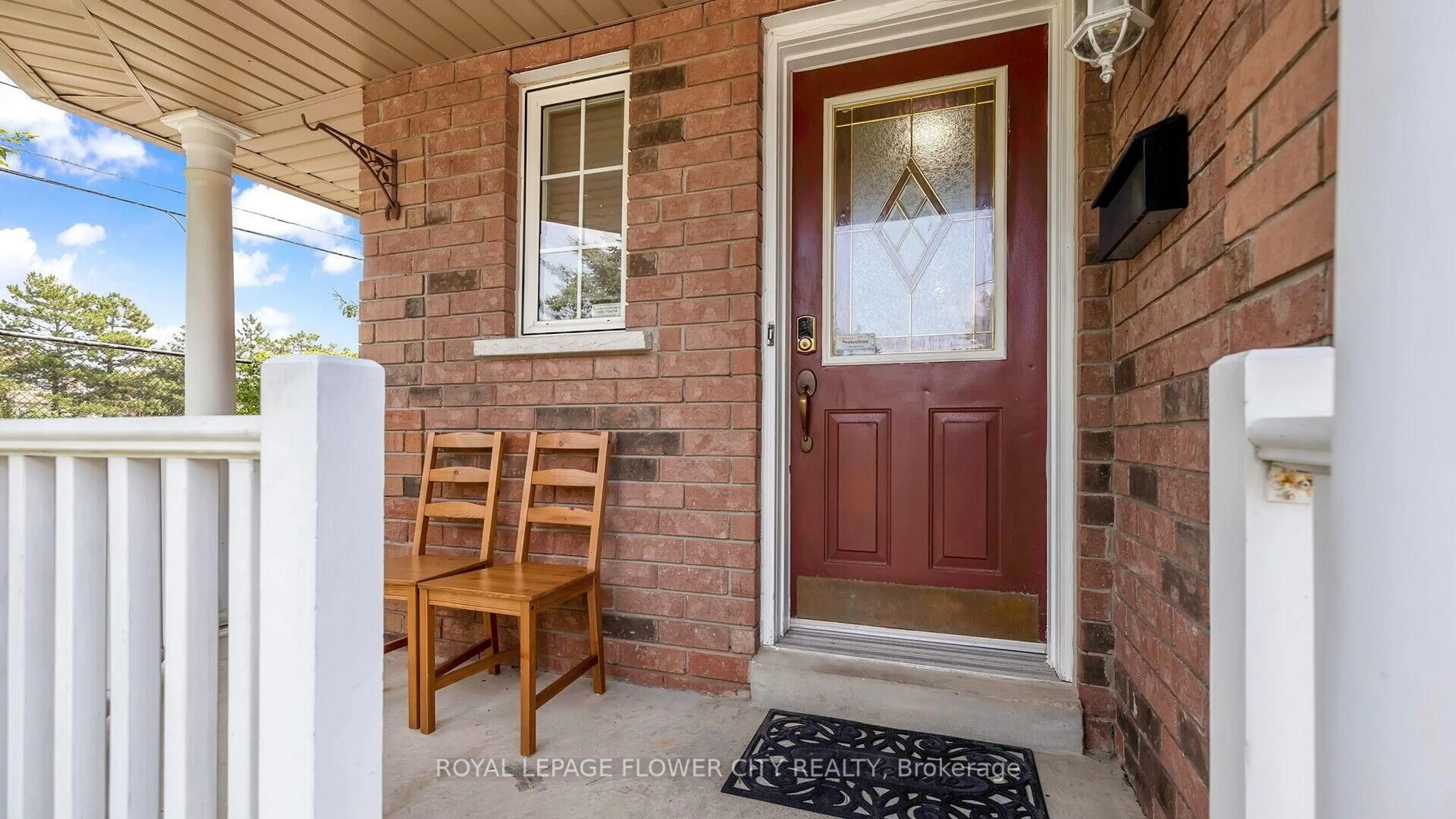 Indoor entryway for 9800 Mclaughlin Rd #2, Brampton Ontario L6X 4R1
