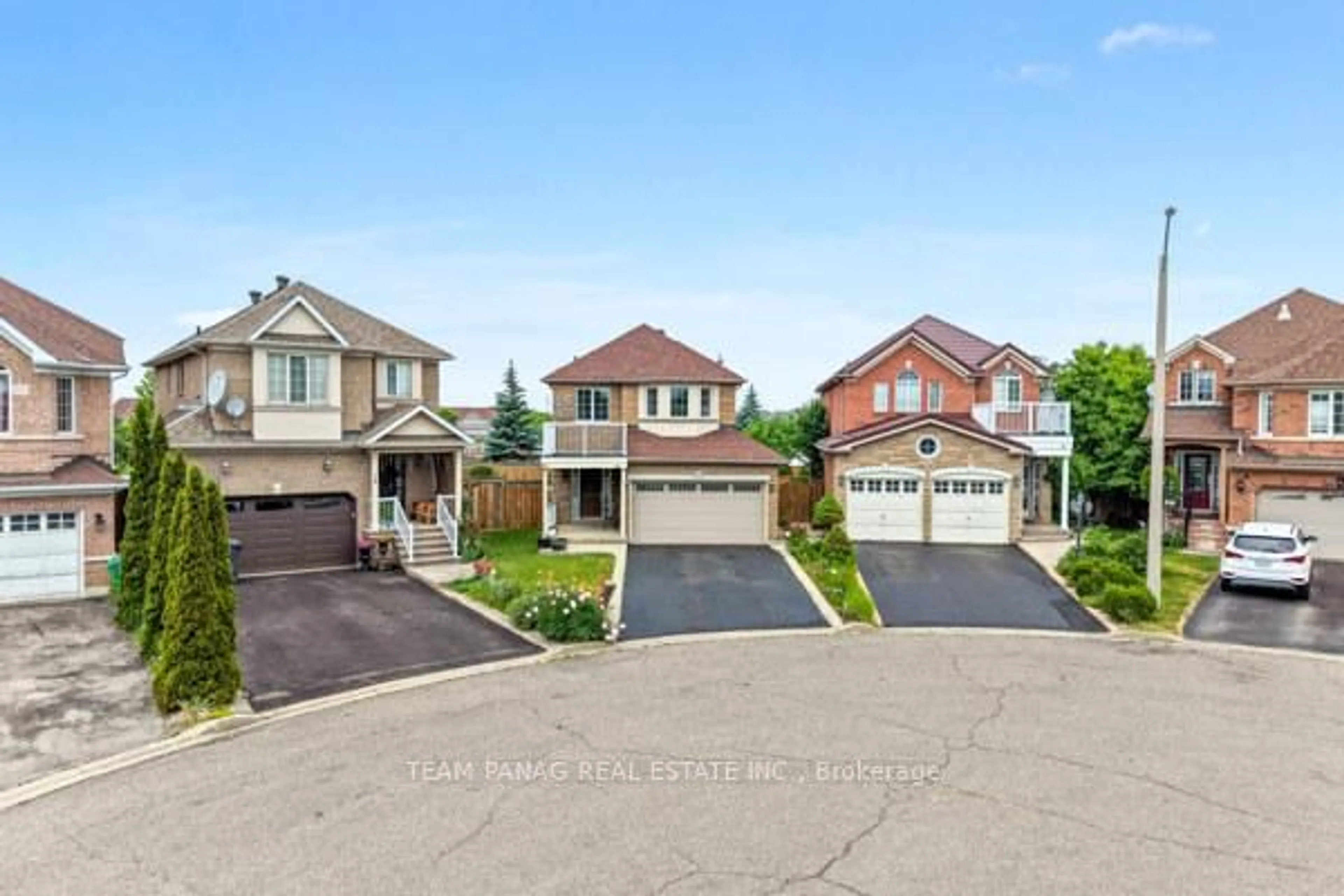 Unknown for 12 Stirrup Crt, Brampton Ontario L6X 4Y1