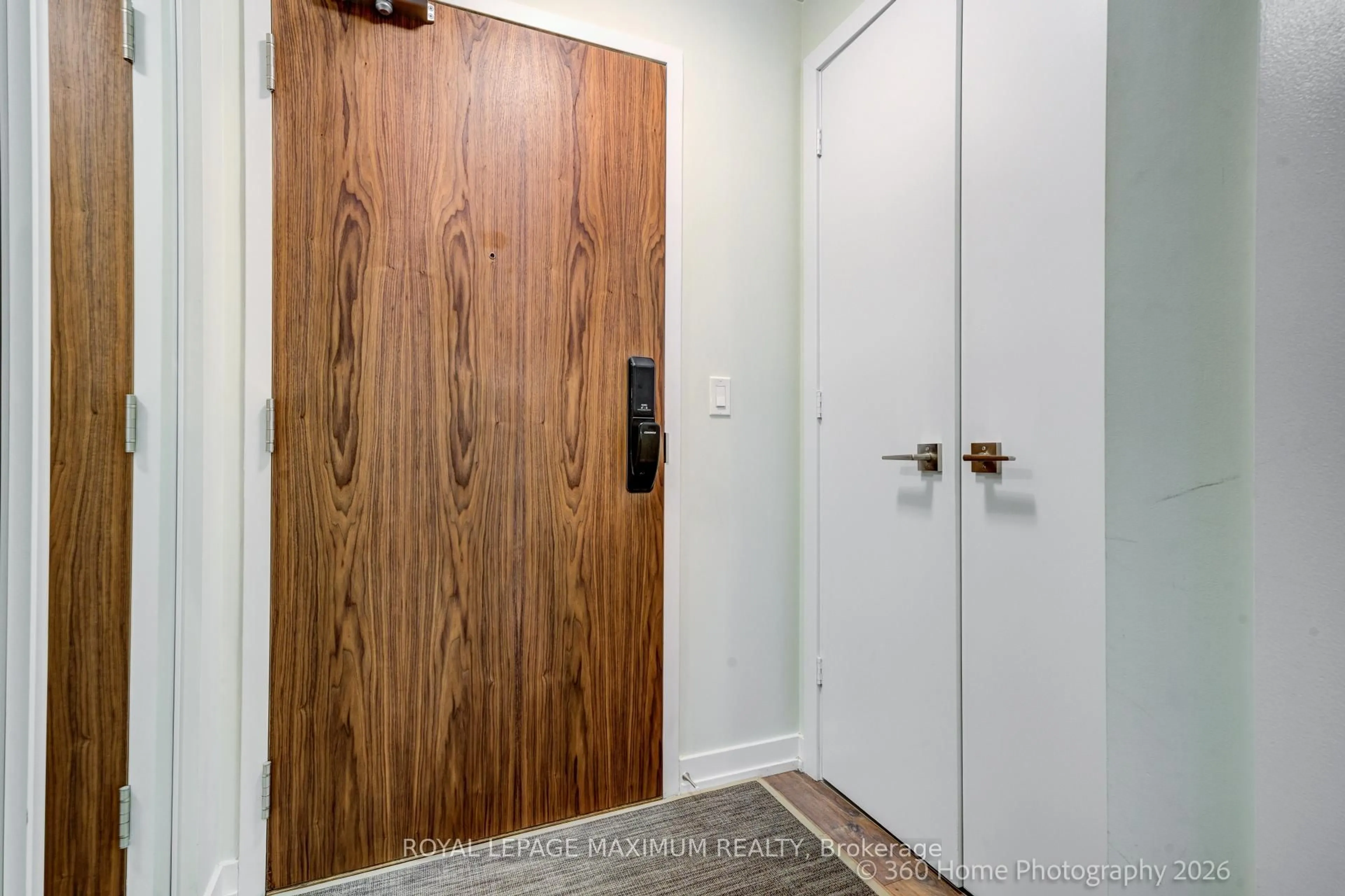 Indoor entryway for 50 Ann St #408, Caledon Ontario L7E 4M3