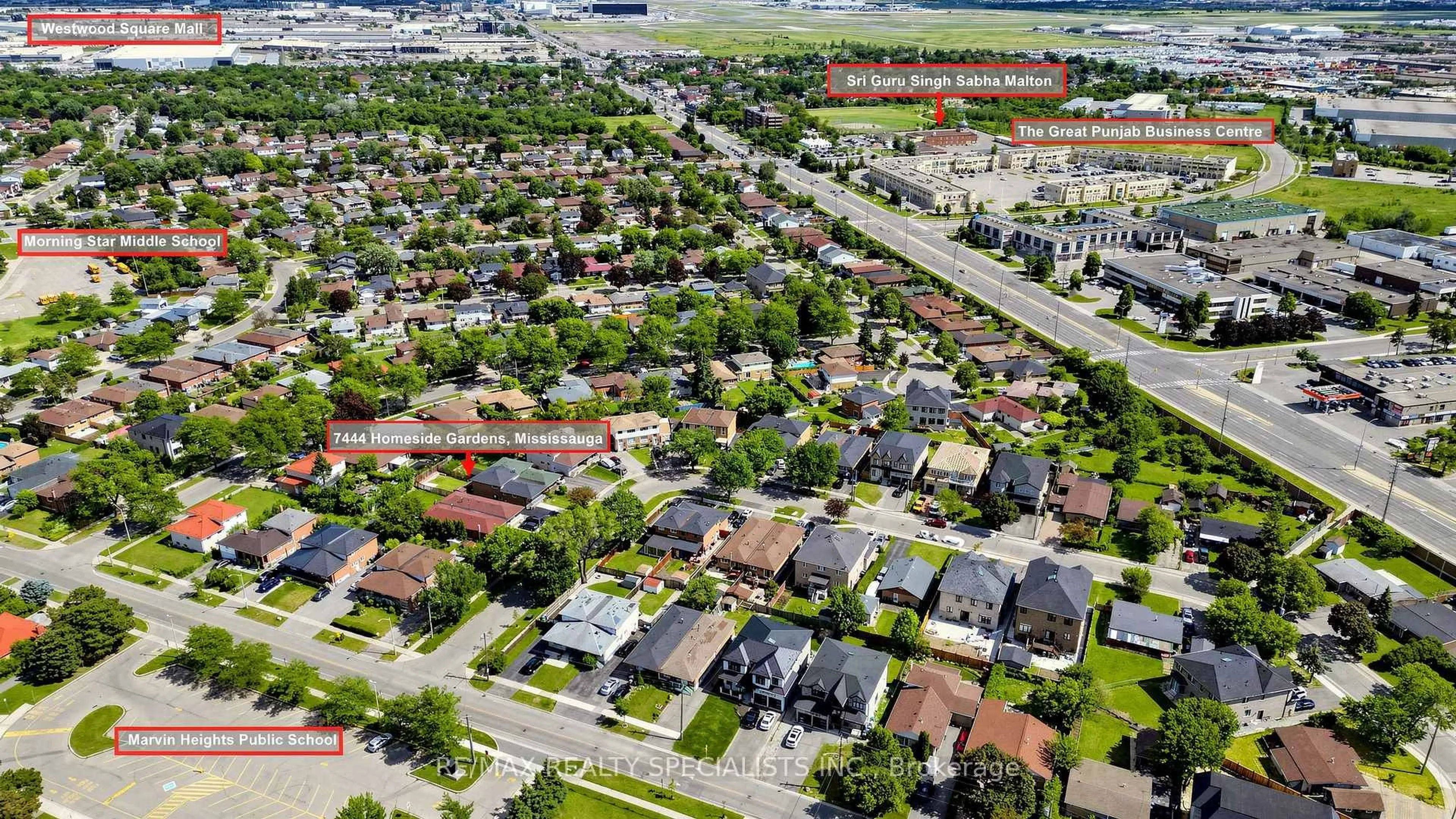 A pic from outside/outdoor area/front of a property/back of a property/a pic from drone, street for 7444 Homeside Gdns Gdns, Mississauga Ontario L4T 2A7