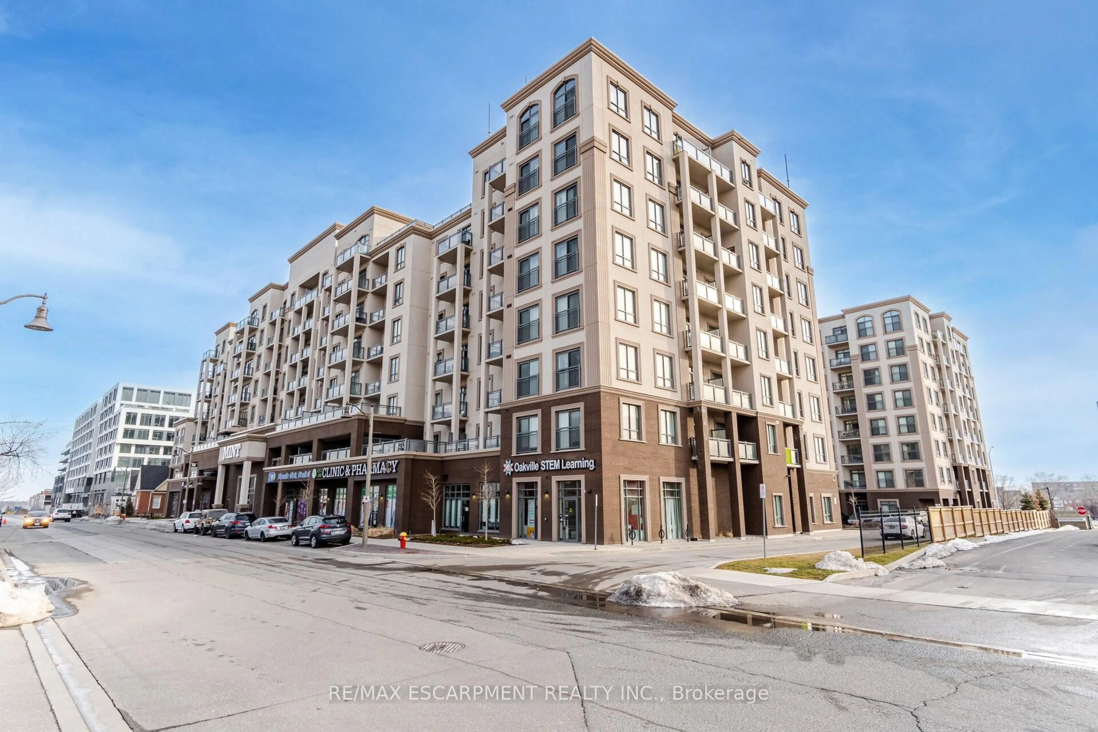 Unknown for 2486 Old Bronte Rd #PH #811, Oakville Ontario L6M 0Y4