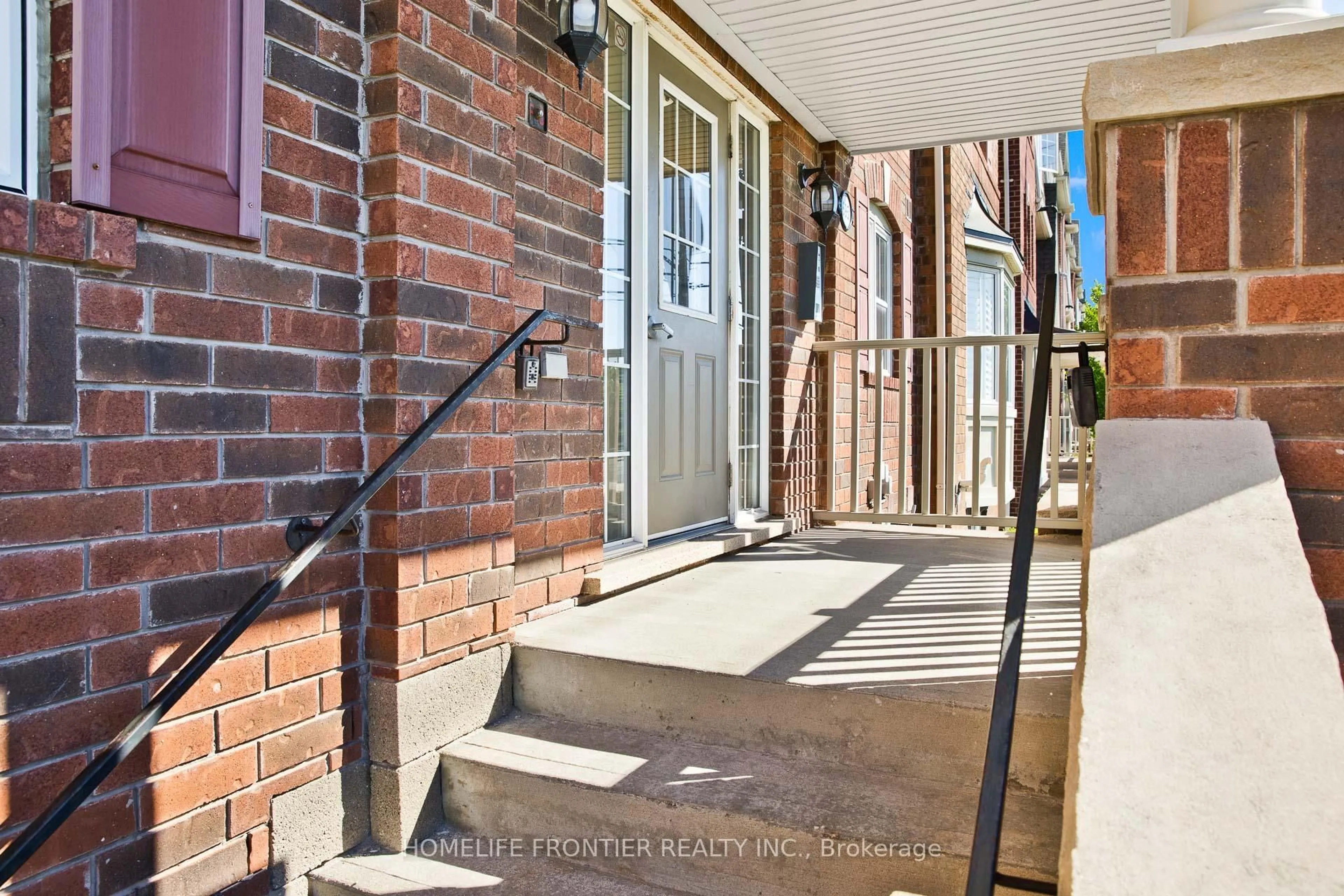 Unknown for 595 Dundas St #5, Mississauga Ontario L5B 0B3