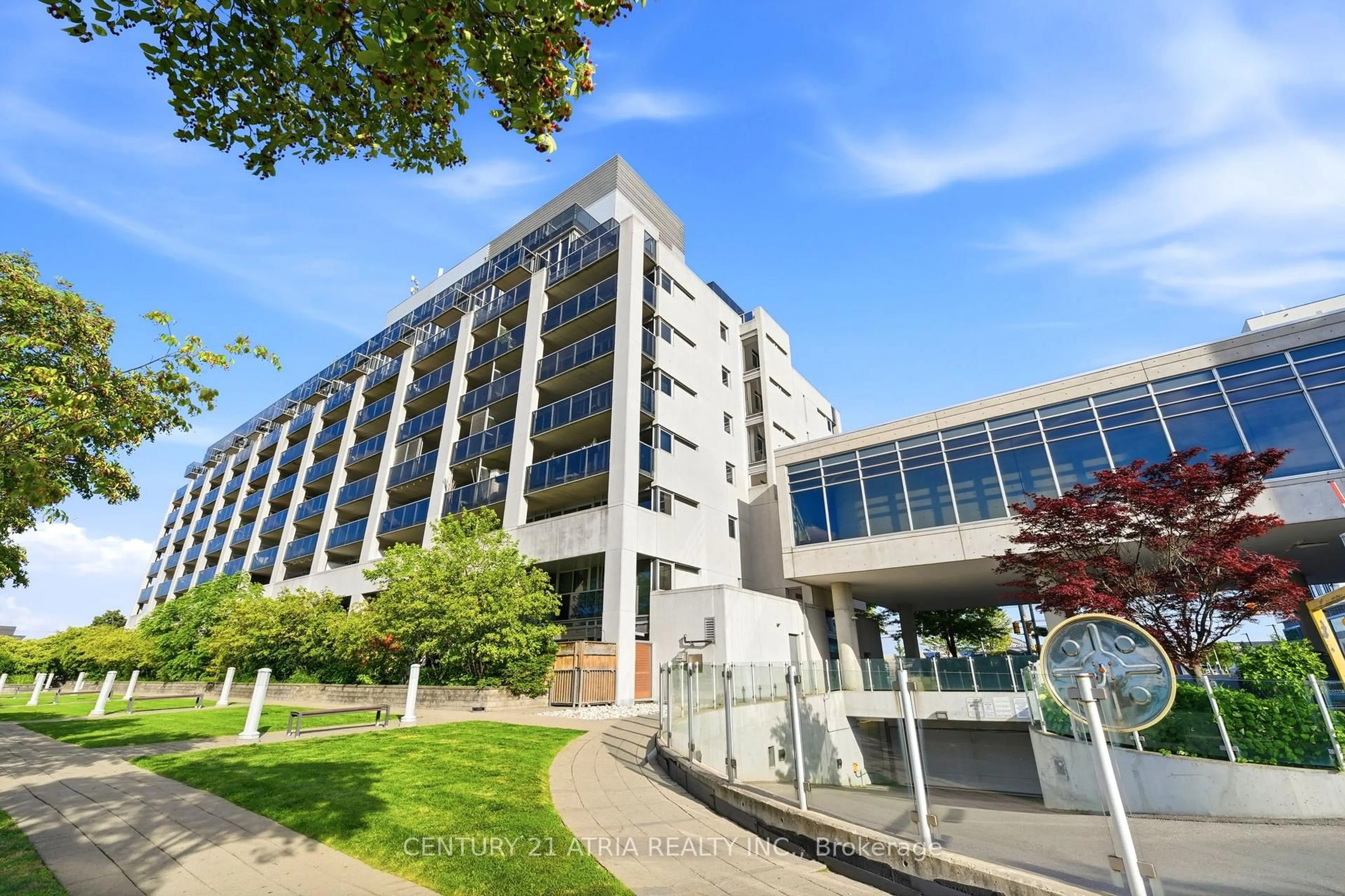 Indoor foyer for 1040 The Queensway Ave #502, Toronto Ontario M8Z 0A7