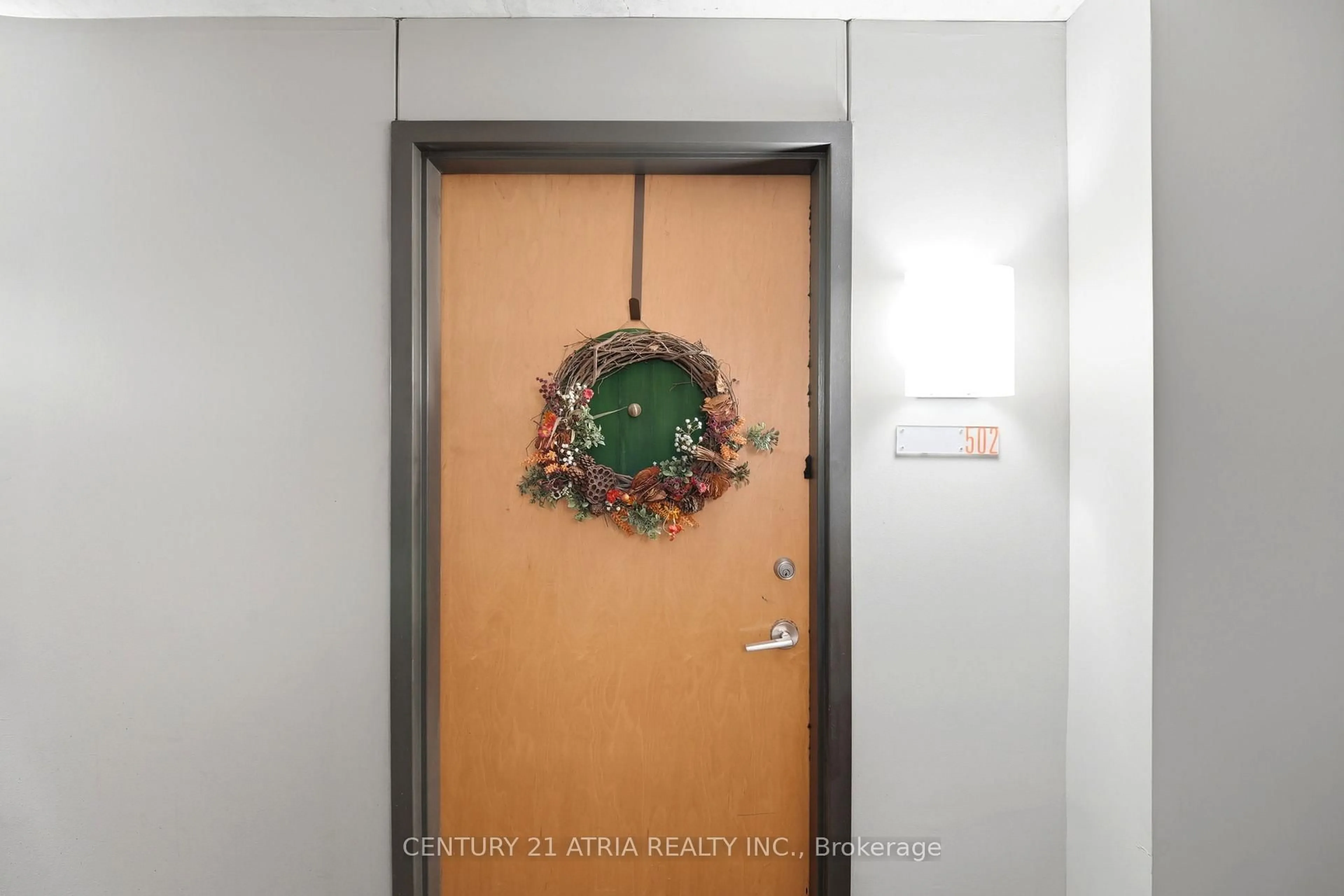 Indoor foyer for 1040 The Queensway Ave #502, Toronto Ontario M8Z 0A7