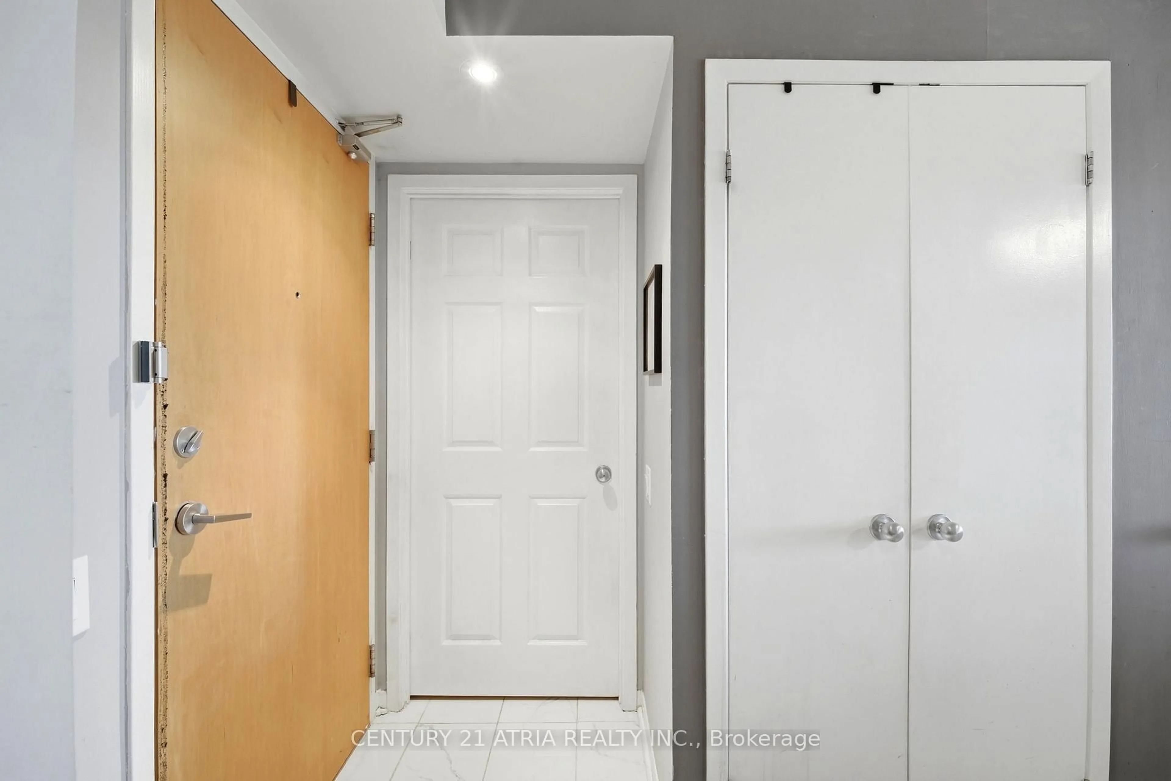 Indoor entryway for 1040 The Queensway Ave #502, Toronto Ontario M8Z 0A7