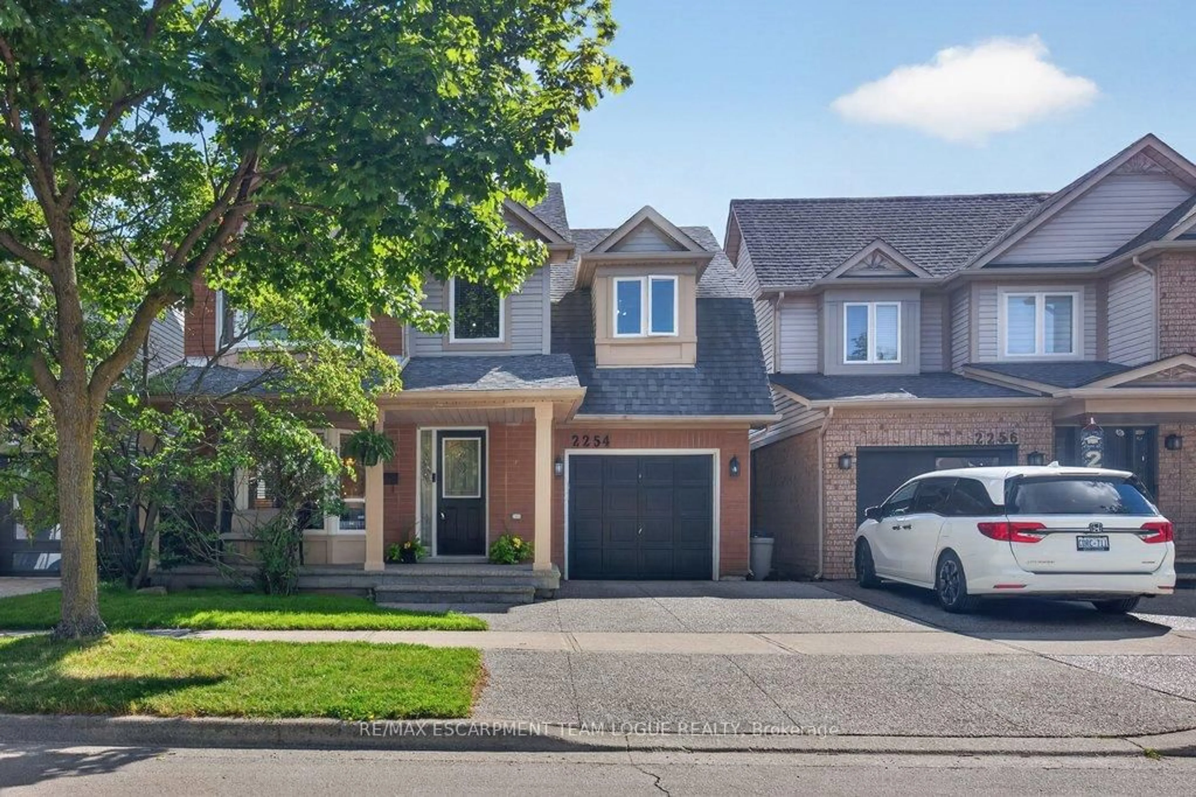 Home with brick exterior material, street for 2254 Pathfinder Dr, Burlington Ontario L7L 6L6